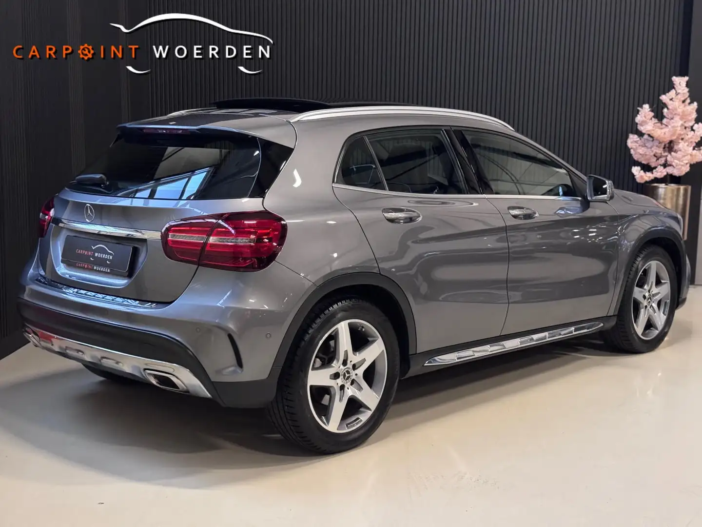 Mercedes-Benz GLA 180 AMG | NAP | PANO | CAMERA | NL AUTO Gris - 2
