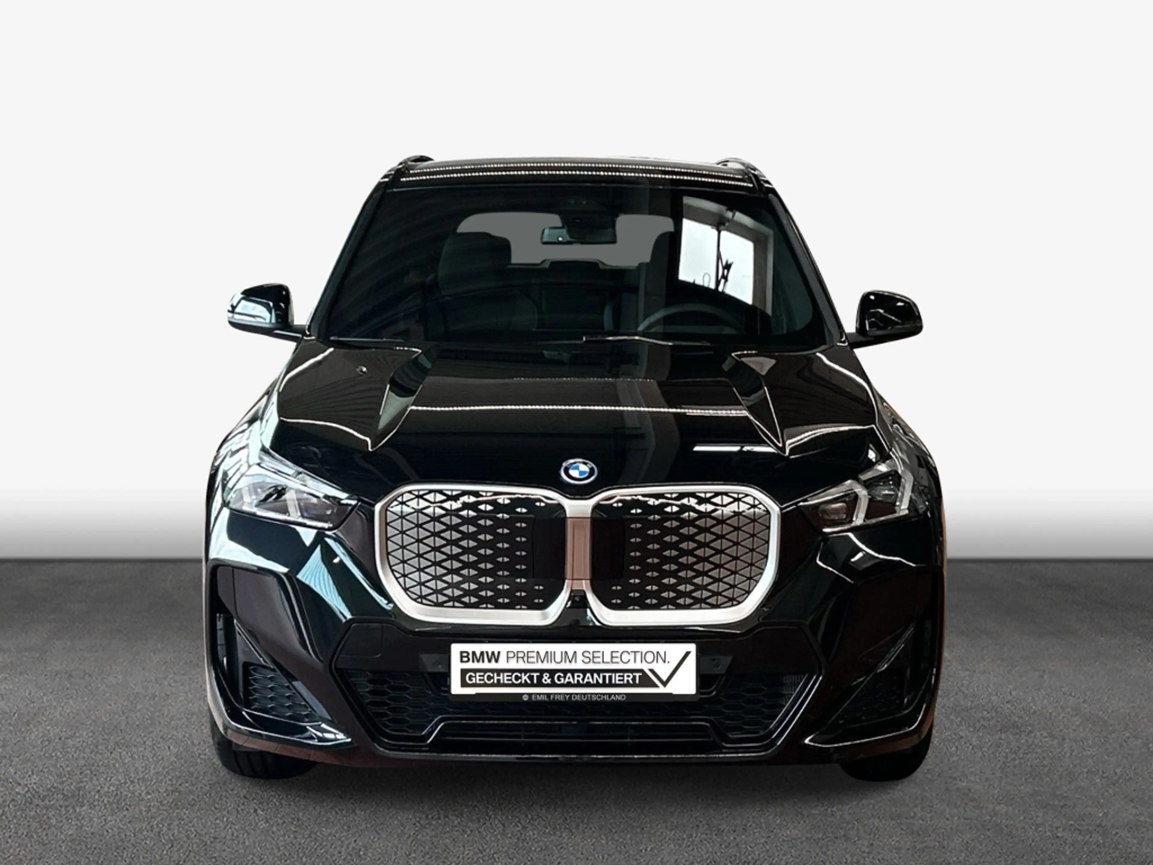 BMW iX1 xDrive30 M Sportpaket — photo 4