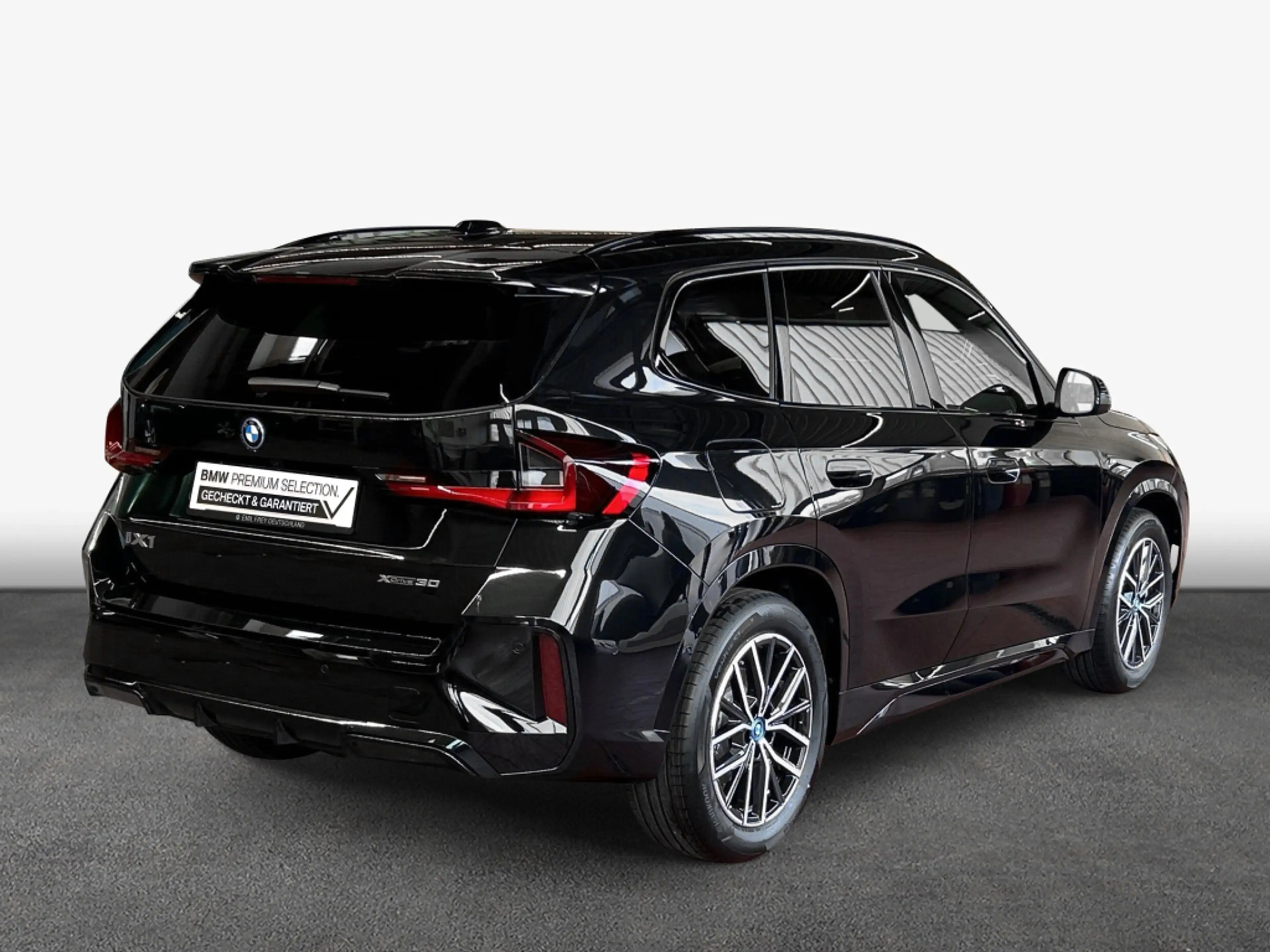 BMW iX1 xDrive30 M Sportpaket — photo 2