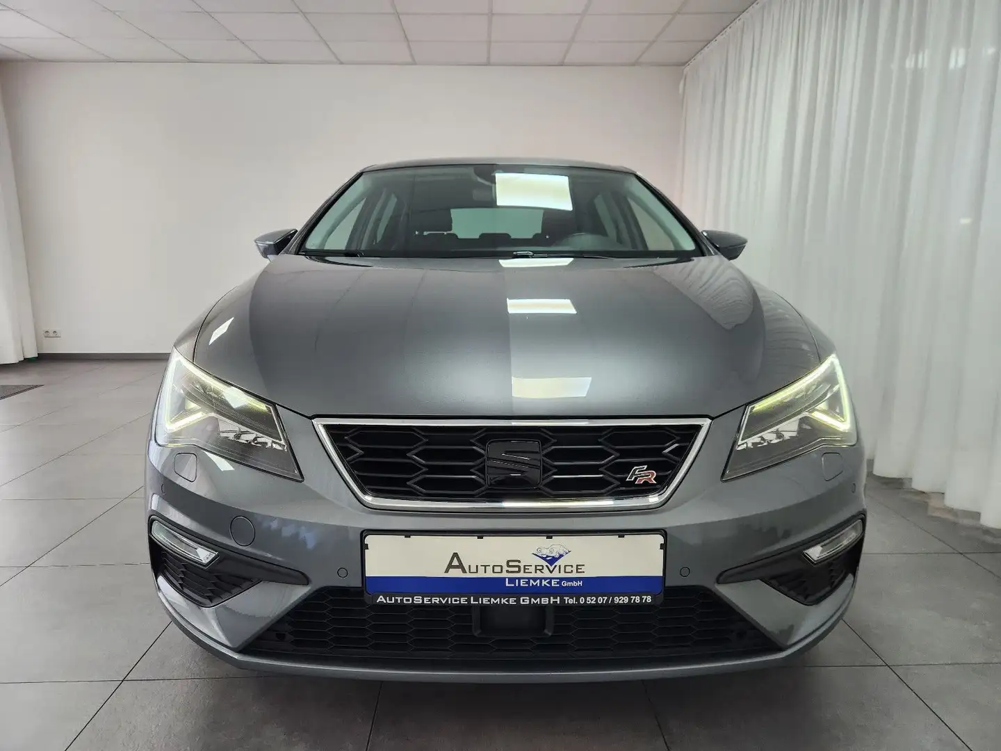 SEAT Leon FR 150PS ACC LED NAV SHZ TEL PDC CarPlay Grijs - 2