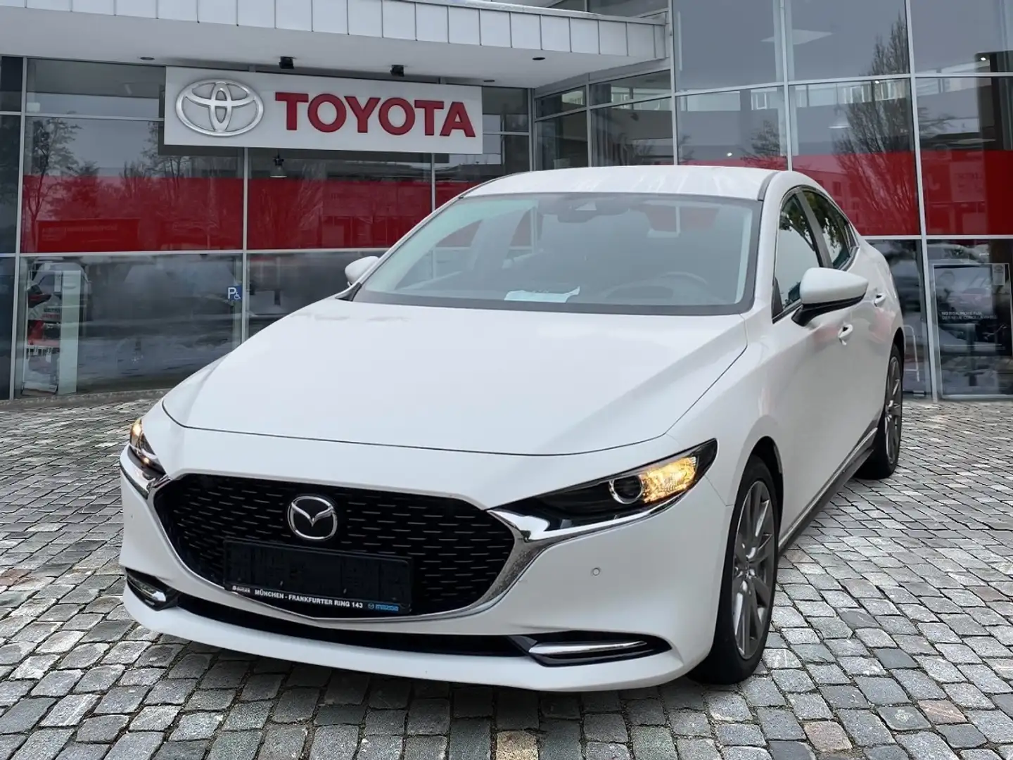 Mazda 3 4-trg. SKYACTIV-X wenig KM*Anhängerkupplung Weiß - 1