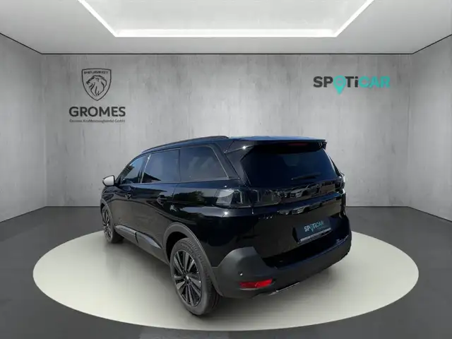Peugeot 5008 view 5