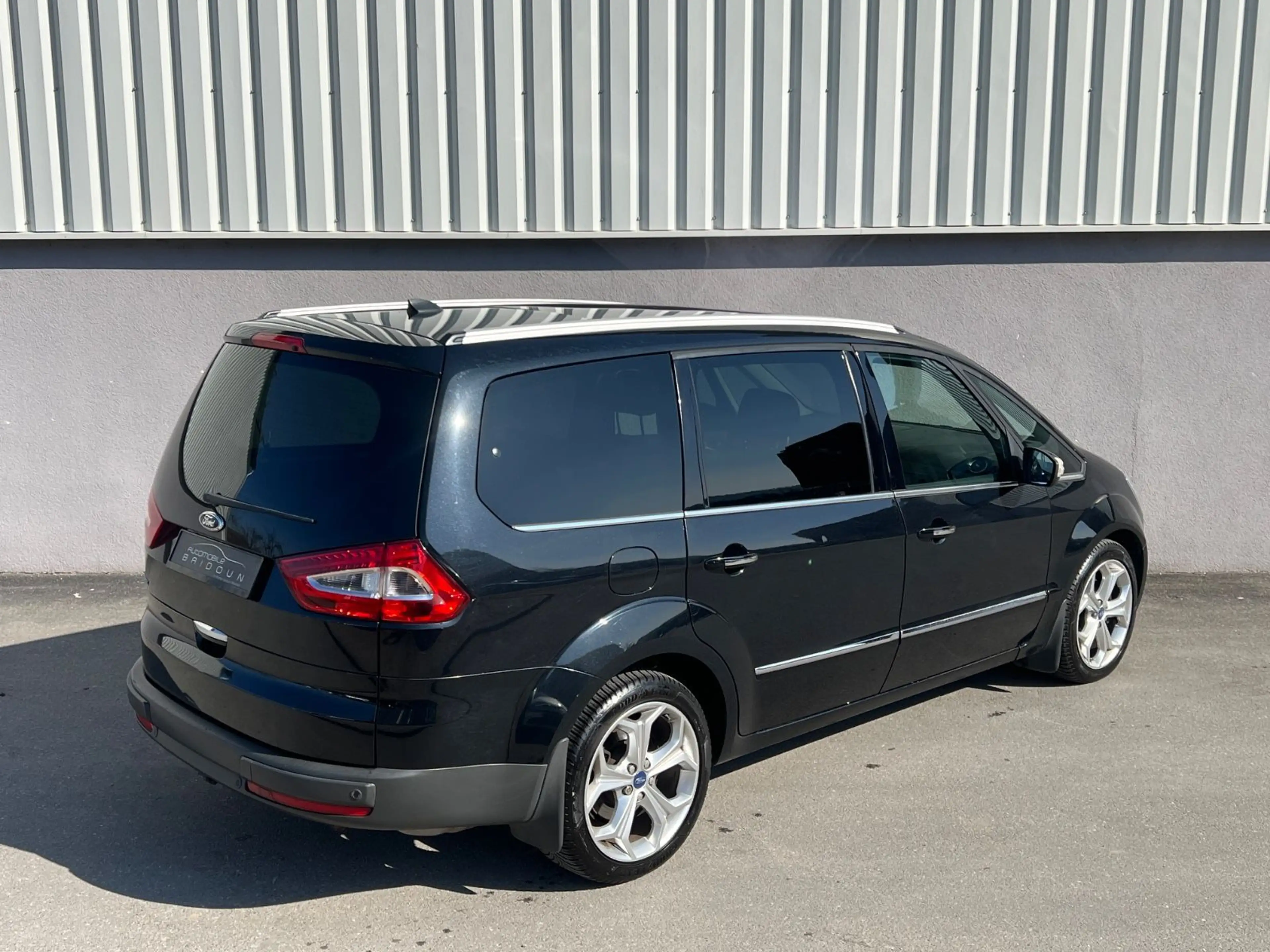 Ford Galaxy Titanium*PDC*NAVI*LEDER*7SITZER* — photo 7