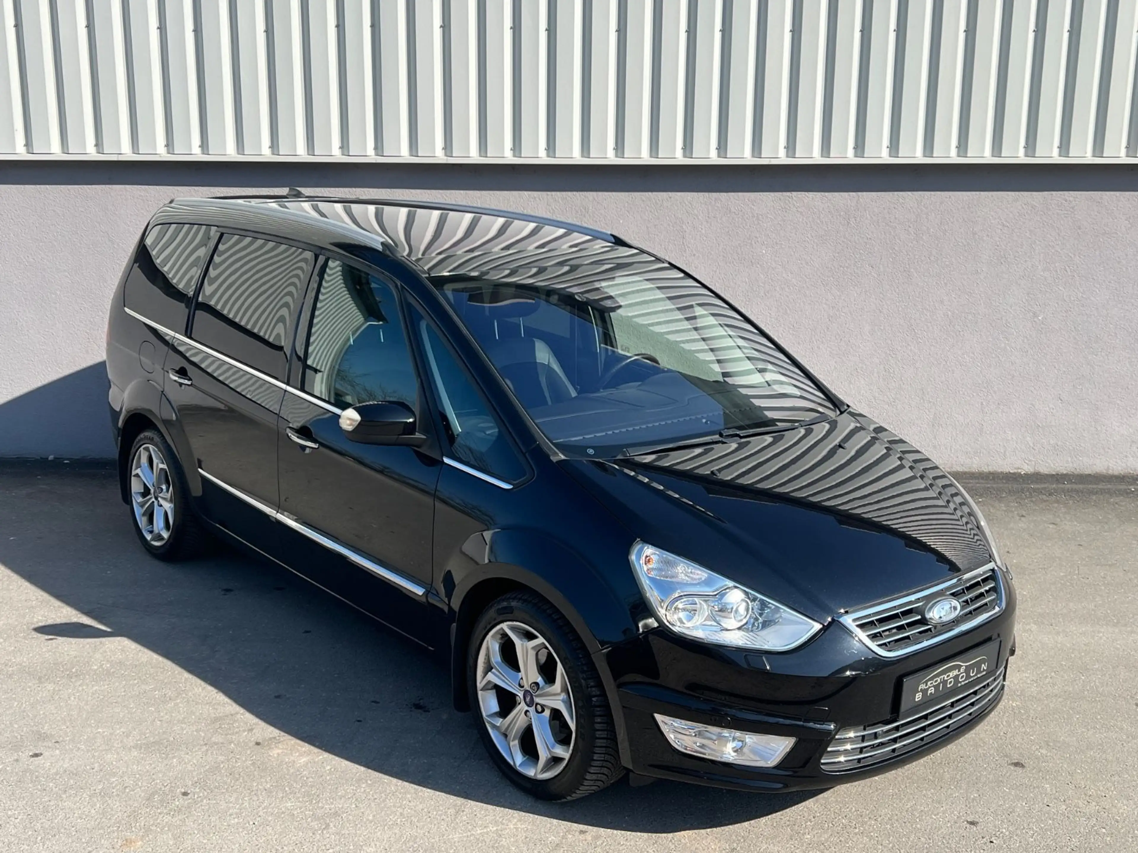 Ford Galaxy Titanium*PDC*NAVI*LEDER*7SITZER* — photo 6