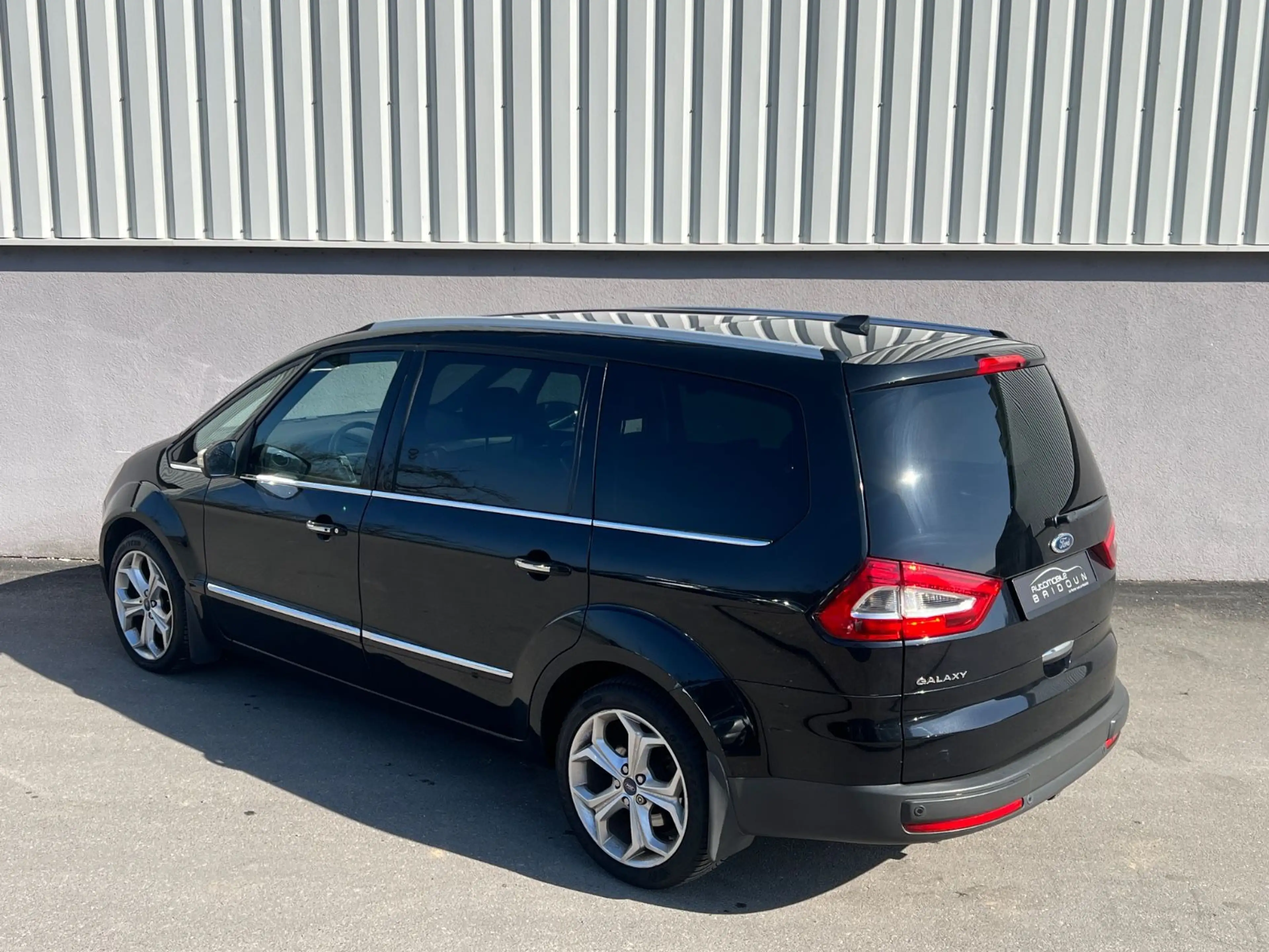 Ford Galaxy Titanium*PDC*NAVI*LEDER*7SITZER* — photo 8