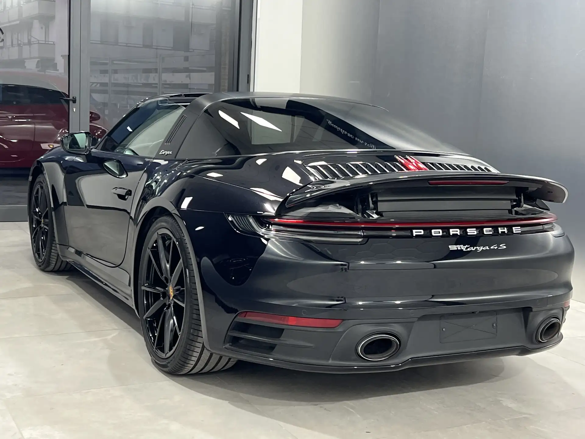 Porsche 911 2021 검정 사진 4