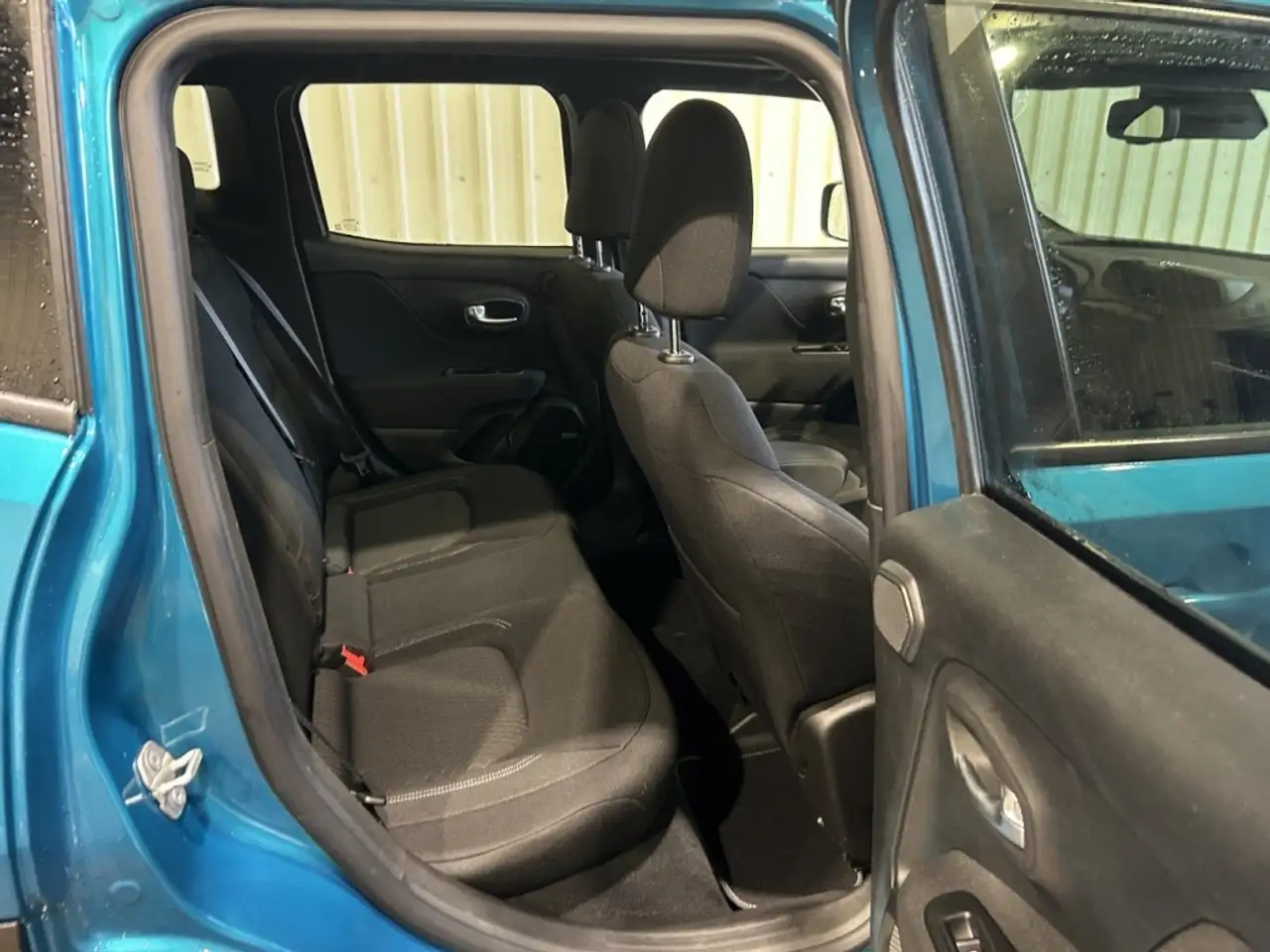 Jeep Renegade снимка Jeep Renegade