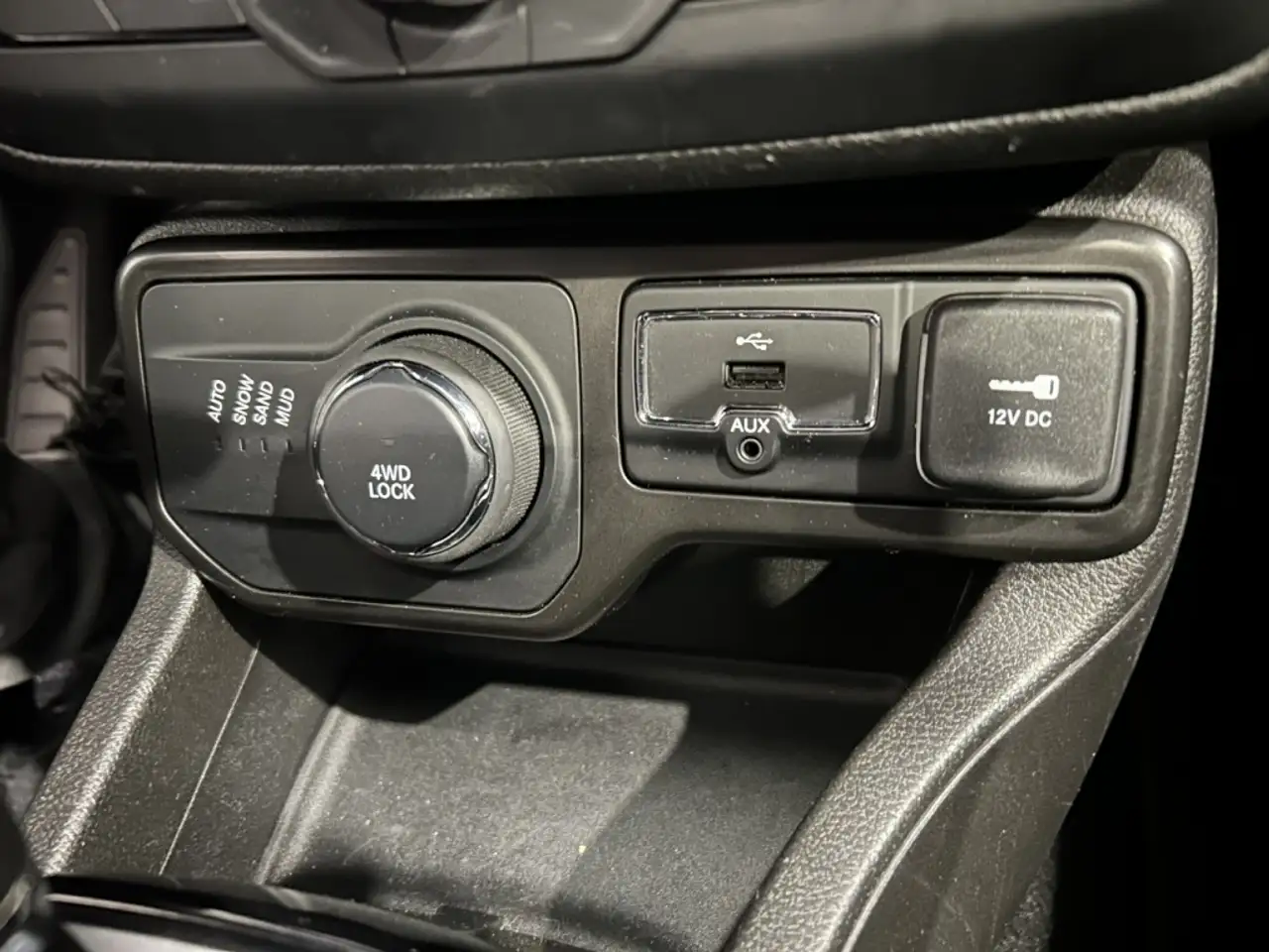 Jeep Renegade снимка Jeep Renegade