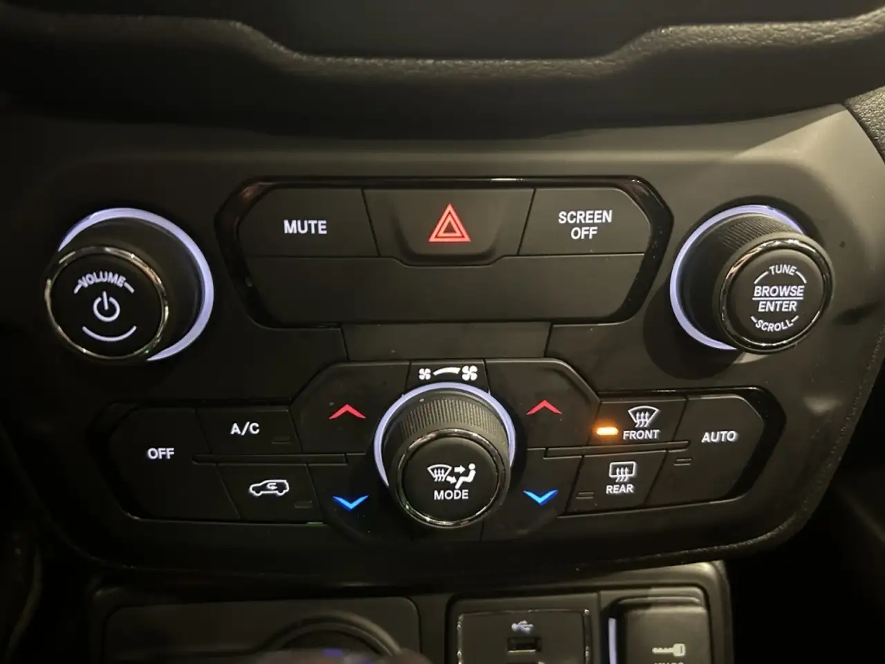 Jeep Renegade снимка Jeep Renegade