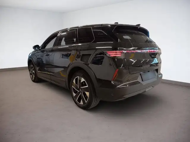 Opel Grandland view 4