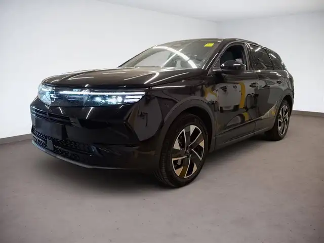 Opel Grandland view 3