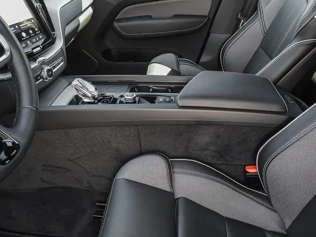 Volvo XC60 view 15