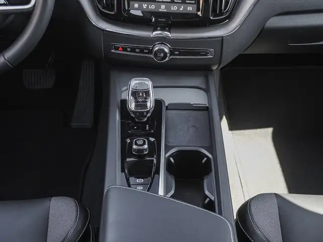 Volvo XC60 view 14