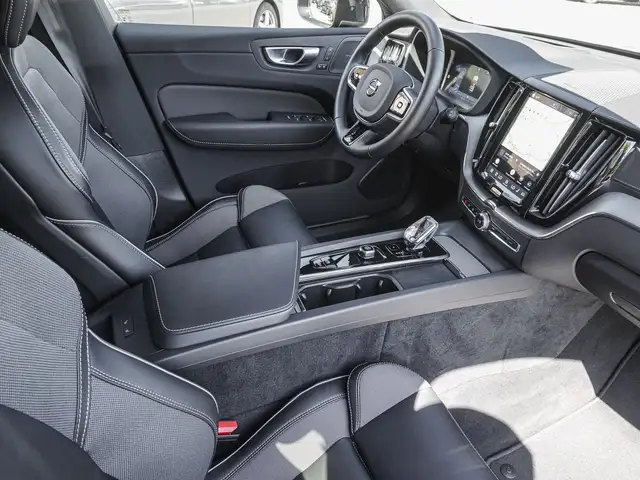 Volvo XC60 view 9