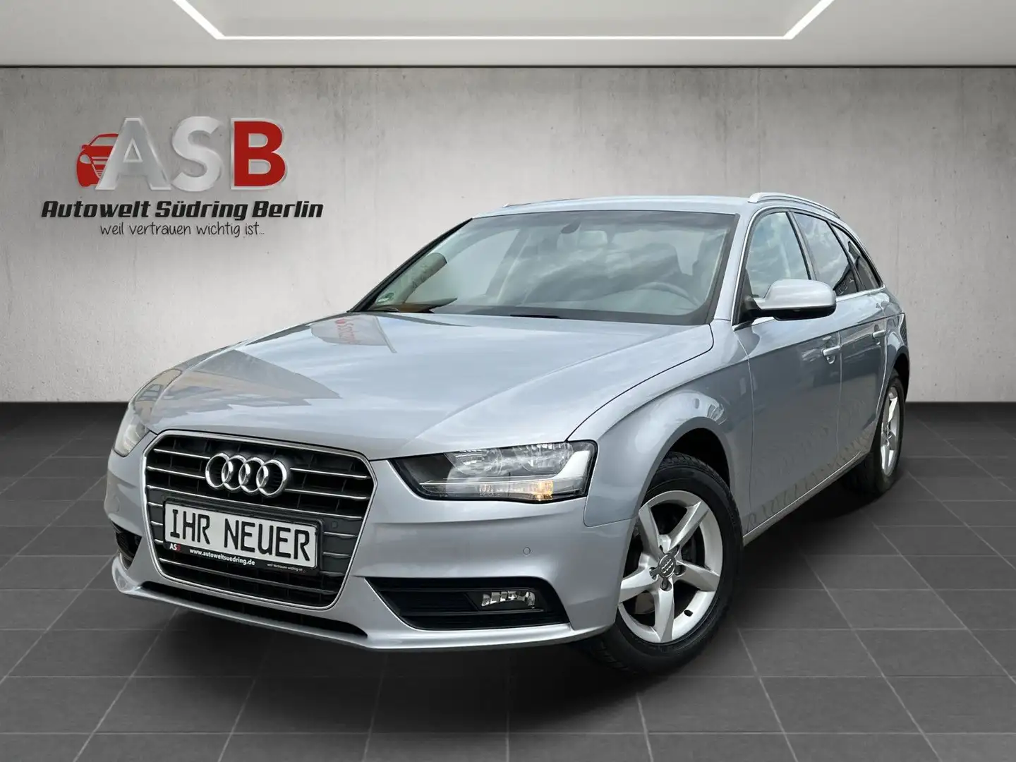Audi A4 2,0 TDI Avant Ambiente Automatik*ACC*MMI Navi Zilver - 1