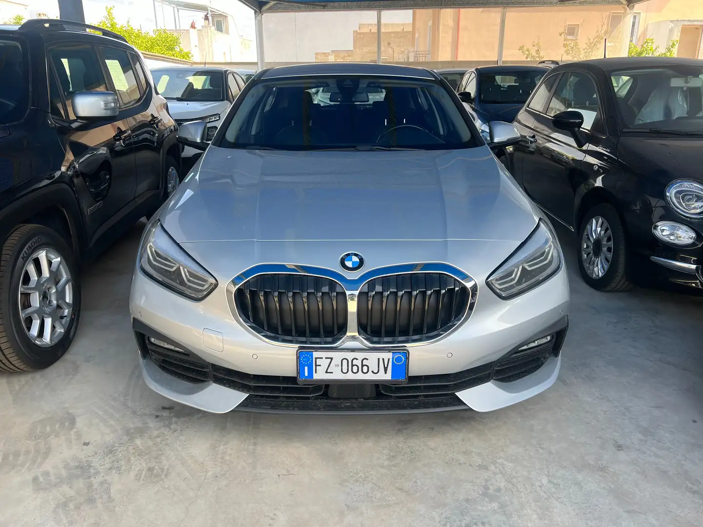 BMW 116 Serie 1 116d Business Advantage auto Silber - 1