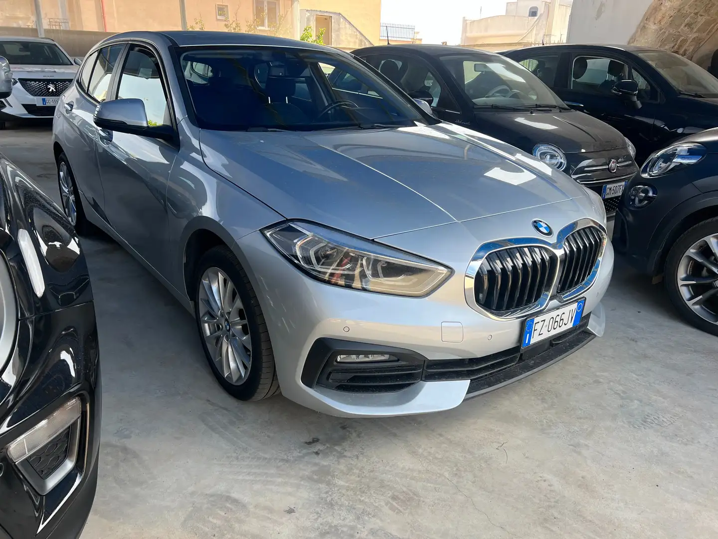 BMW 116 Serie 1 116d Business Advantage auto Silber - 2