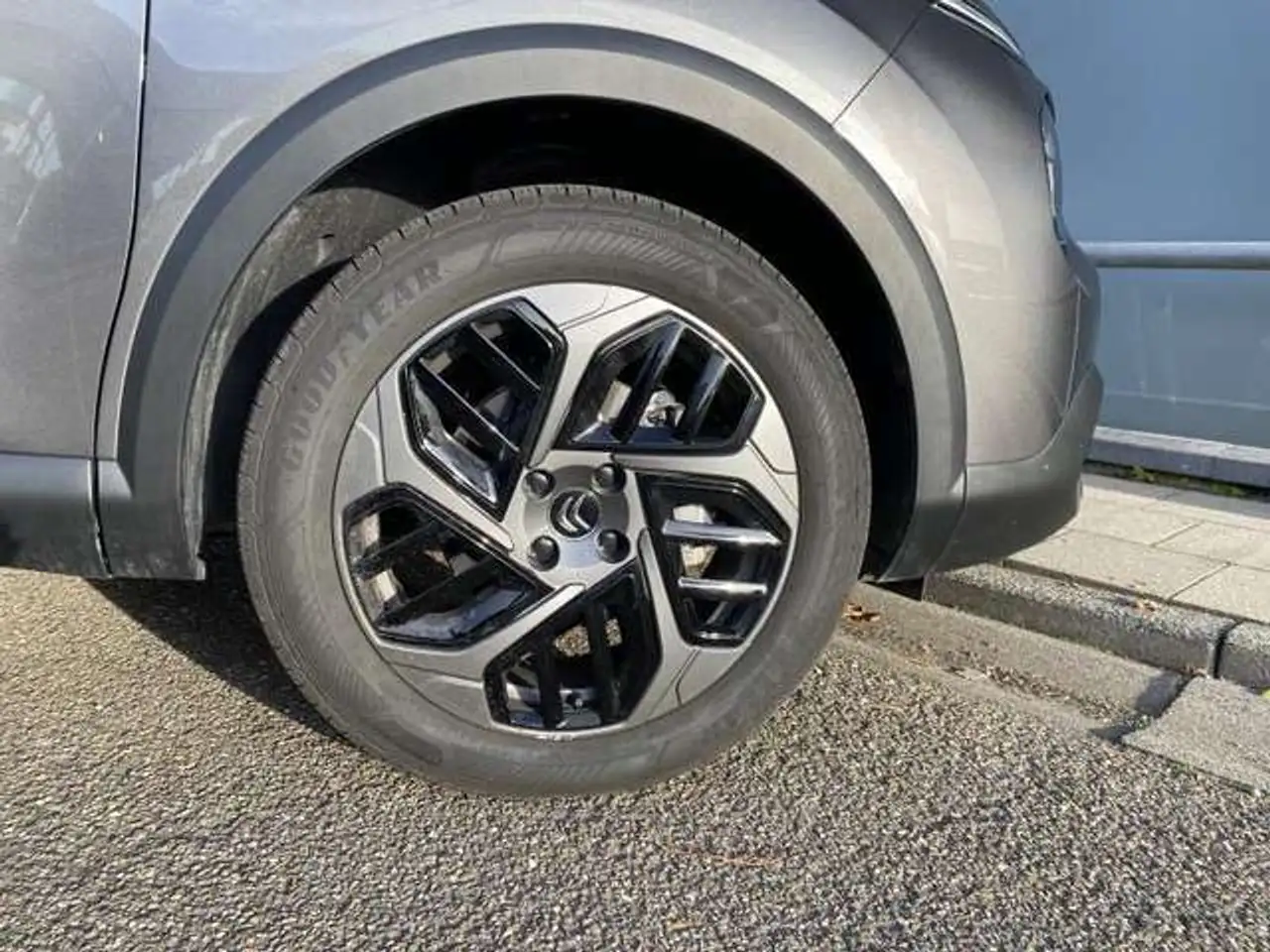 Citroen C4 e-C4 X — photo 18