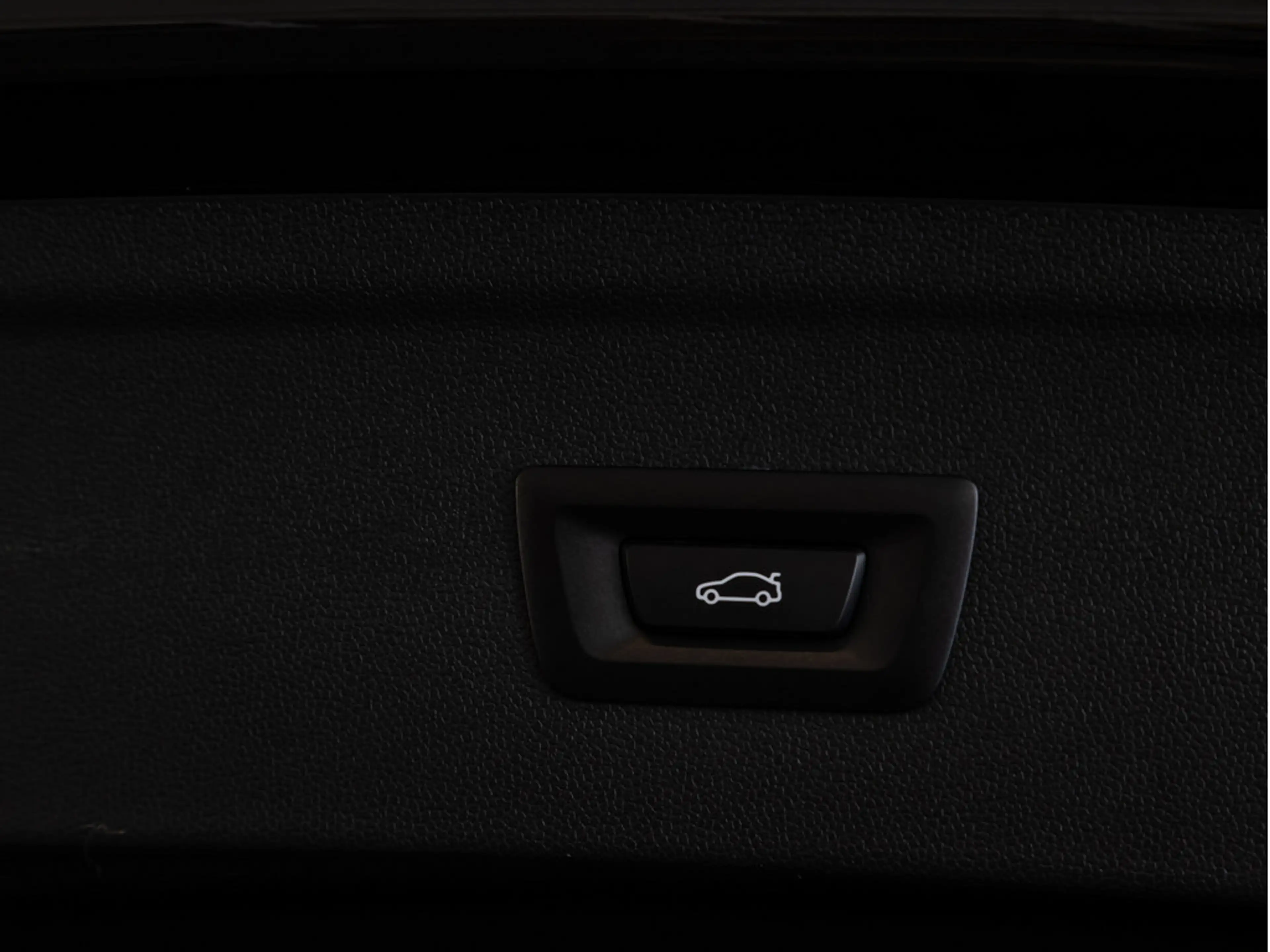 BMW iX xDrive 40 AHK HUD 360° LASER LED ACC NAVI — photo 12