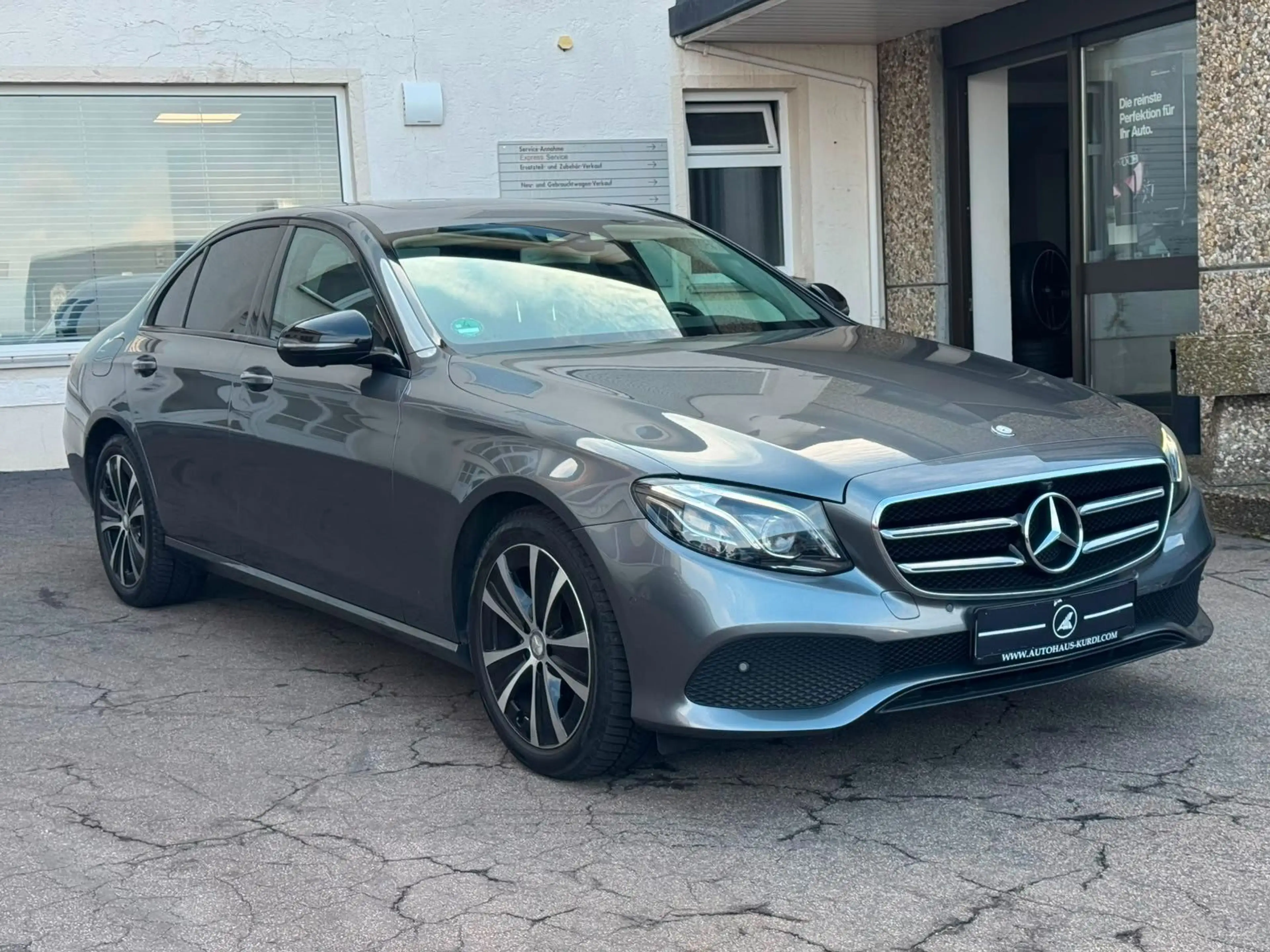Mercedes-Benz E 220 E220d Lim. 360° SCHIEBEDACH CARPLAY LED HUD TEMP — photo 4