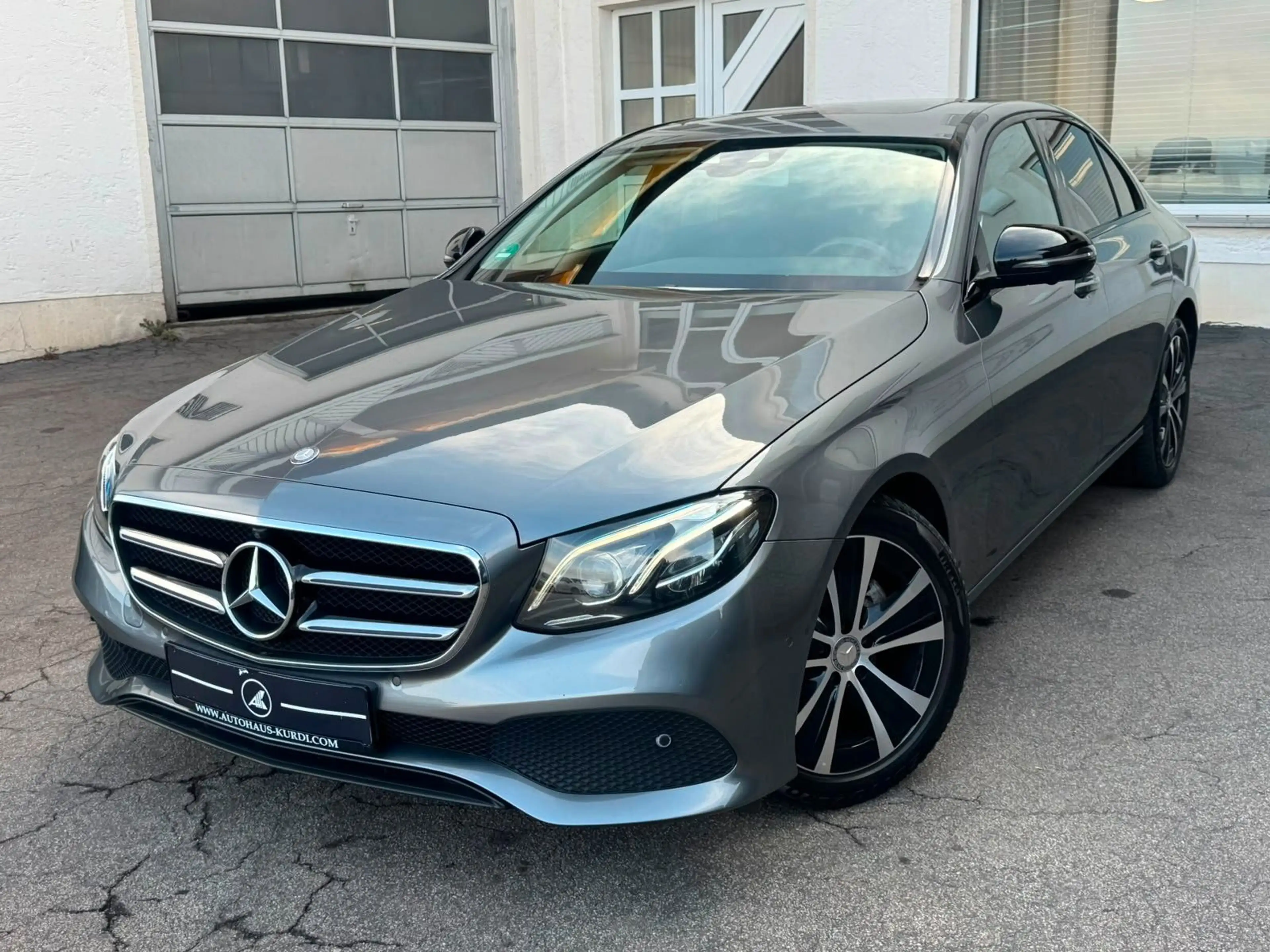Mercedes-Benz E 220 E220d Lim. 360° SCHIEBEDACH CARPLAY LED HUD TEMP