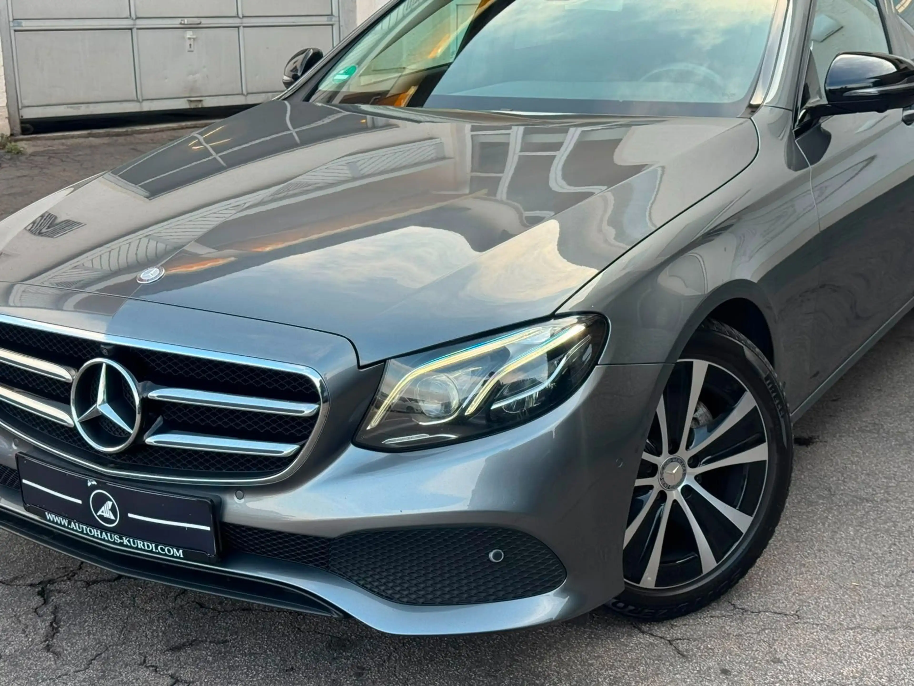 Mercedes-Benz E 220 E220d Lim. 360° SCHIEBEDACH CARPLAY LED HUD TEMP — photo 2