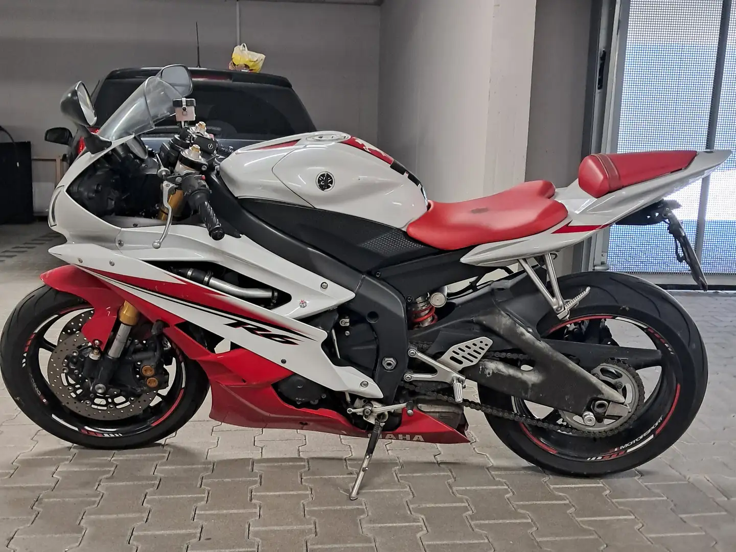 Yamaha YZF-R6 - 1
