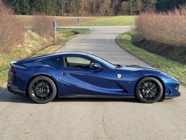 Ferrari 812 Superfast*1. HAND*LIFT*RACINGSITZE*CARBON*