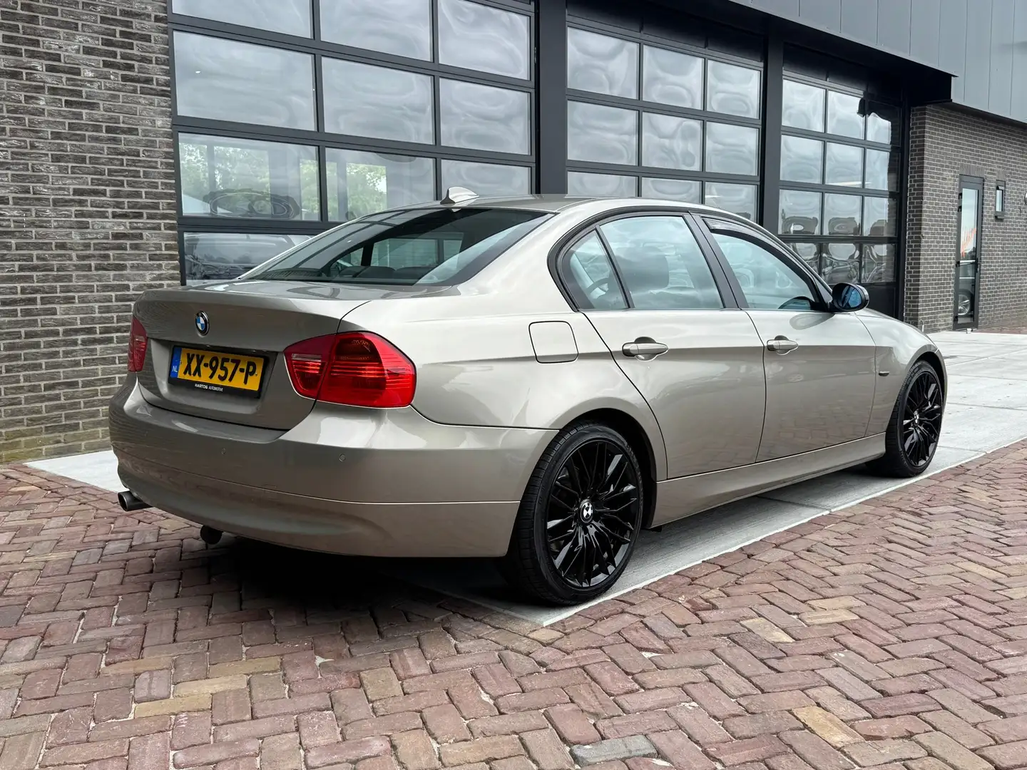 BMW 320 3-serie 320i | CarPlay | Autm | Cruise | Navi | Grijs - 2