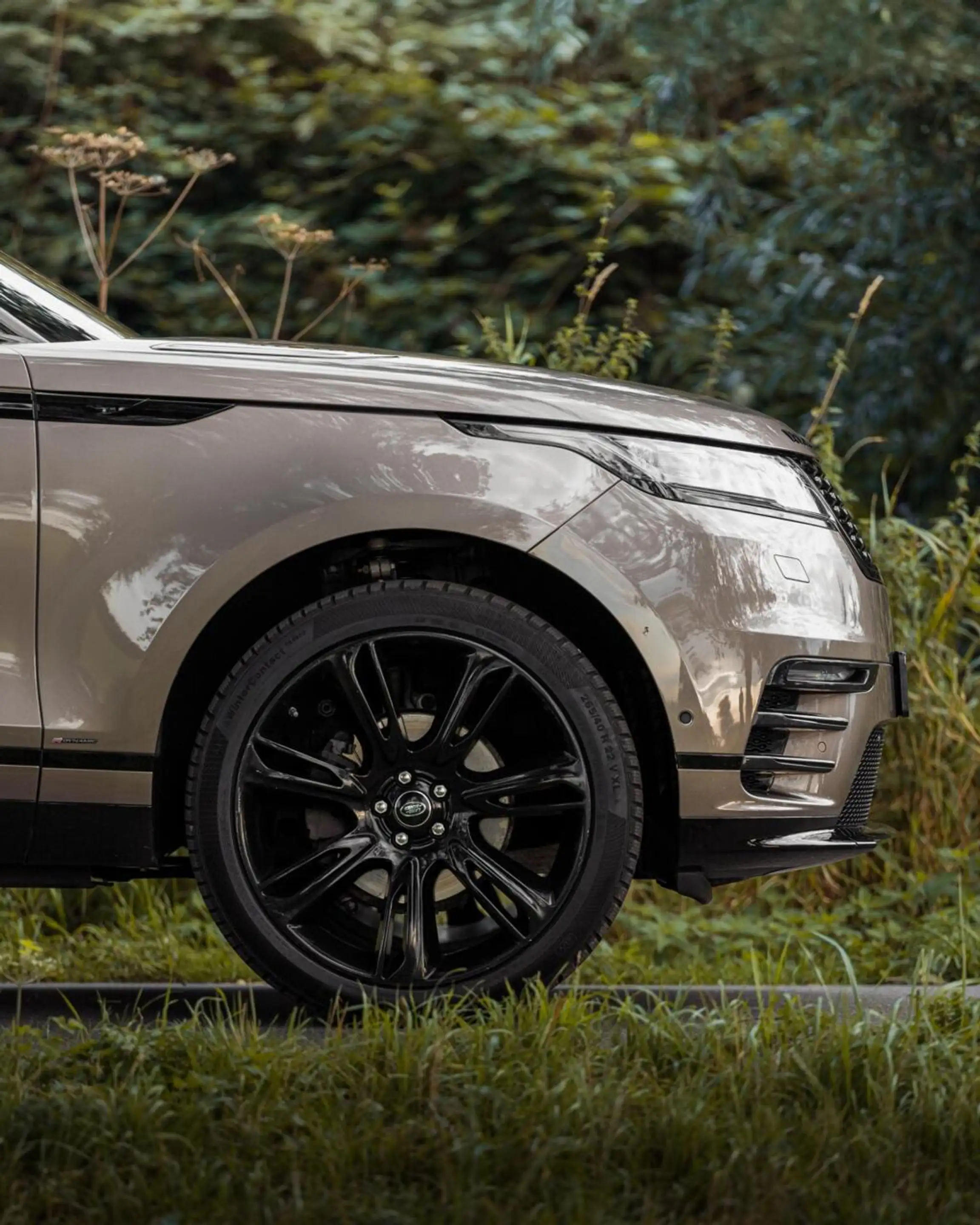 Land Rover Range Rover Velar 2.0 I4 Turbo AWD R-Dynamic HSE — photo 6