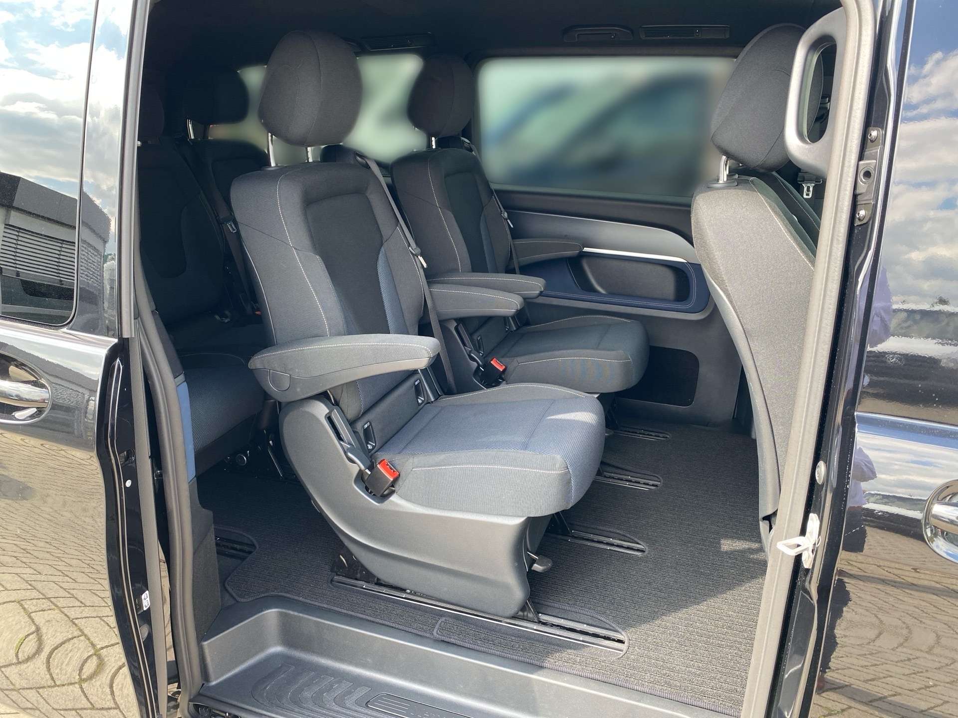 Mercedes-Benz EQV 300