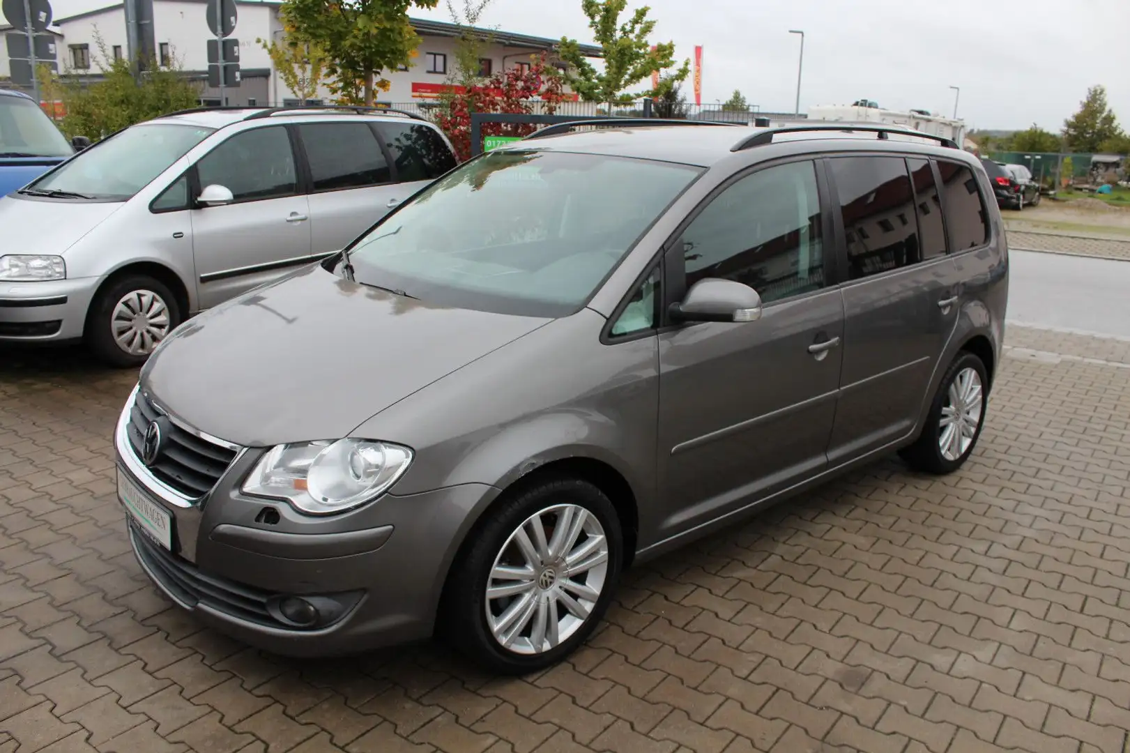 Volkswagen Touran United Grau - 2