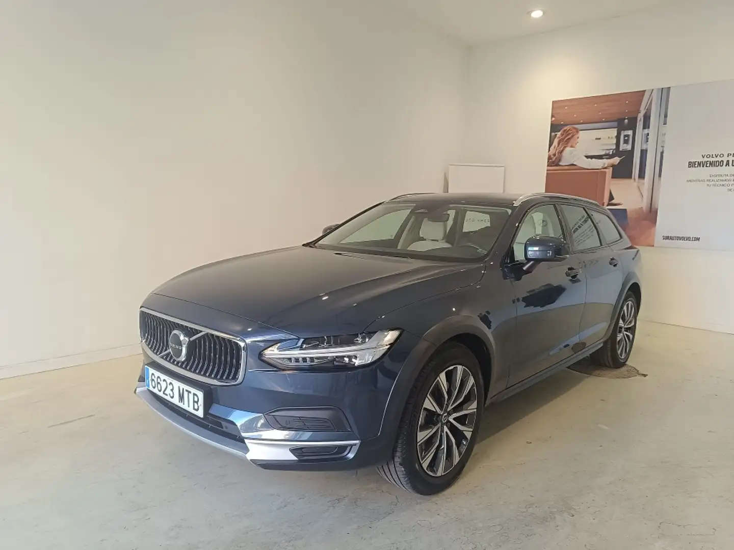 Volvo V90 Cross Country 2.0 B4 D PLUS BRIGHT 4WD AUTO 197 5P - 1