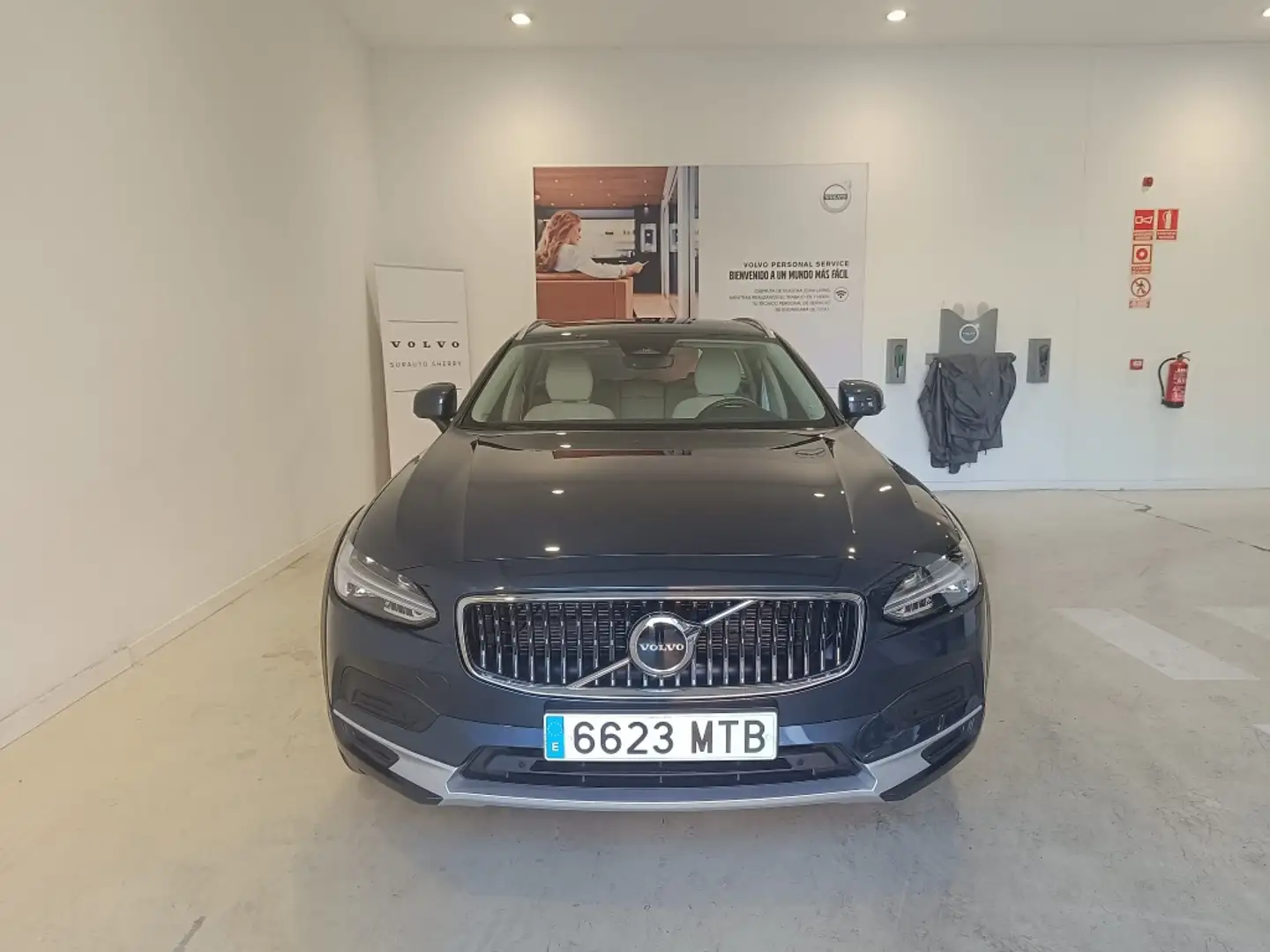 Volvo V90 Cross Country 2.0 B4 D PLUS BRIGHT 4WD AUTO 197 5P - 2