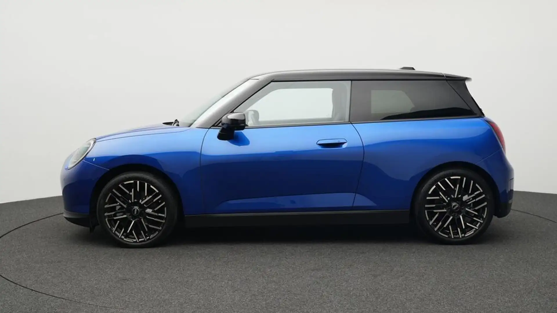 MINI Cooper SE Favoured Trim Blau - 2