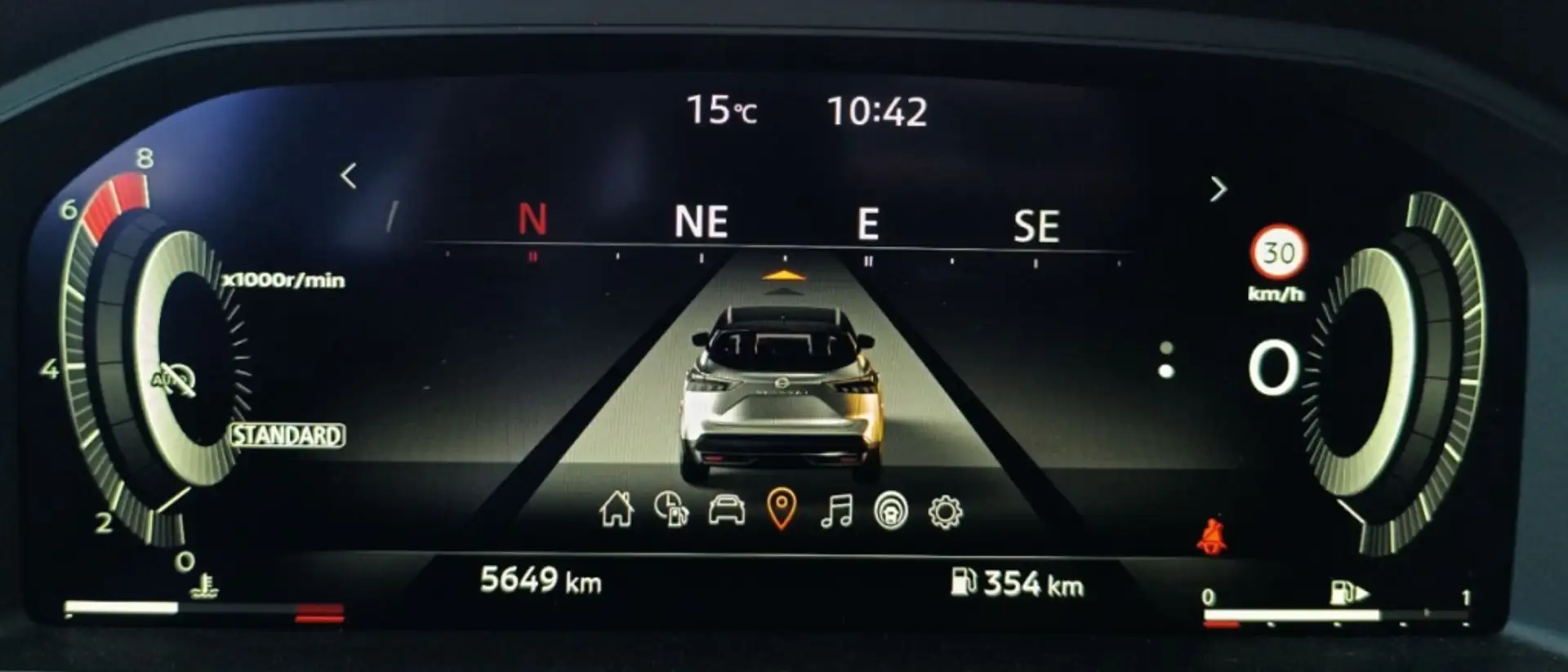 Nissan Qashqai 5P DIG-T E6E 103 KW (140 CV) MHEV 12V 6M/T 4X2 N-C Blanco - 2