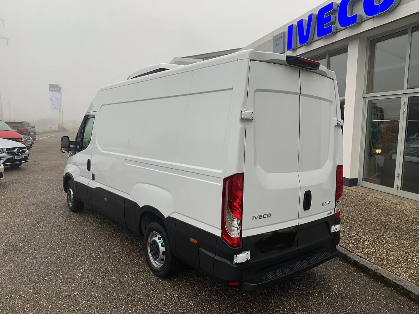 Iveco Daily Daily 35S16A8 L3H2 mit Kerstner Fahrt-/Standküh... Weiß - 2