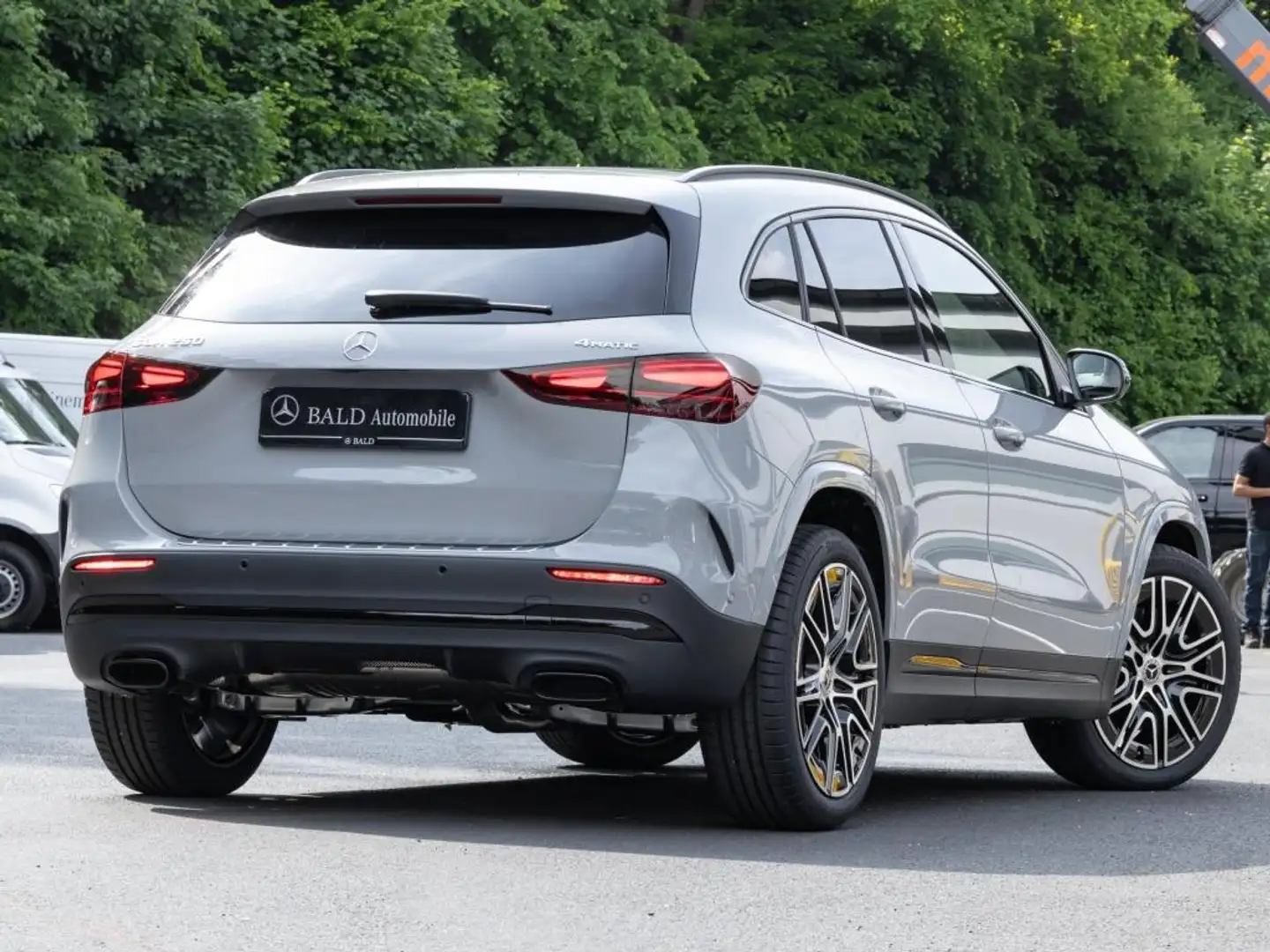 Mercedes-Benz GLA 250 4MATIC +AMG+MBUX+Wide+Pano+AHK+Night+Cam Grau - 2