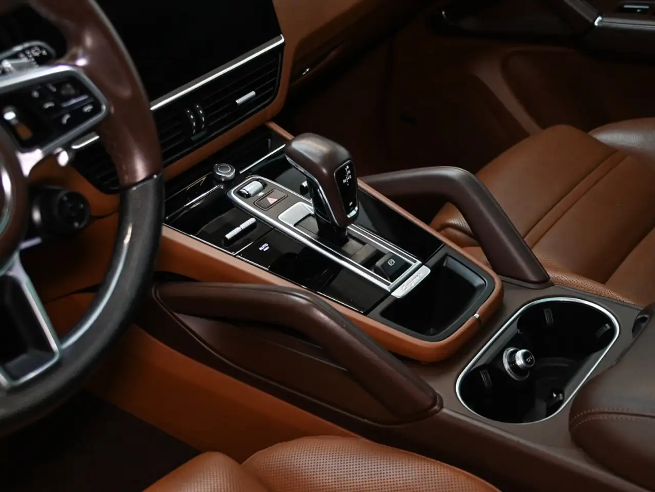 Porsche Cayenne снимка Porsche Cayenne