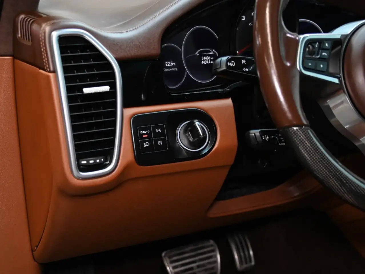 Porsche Cayenne снимка Porsche Cayenne