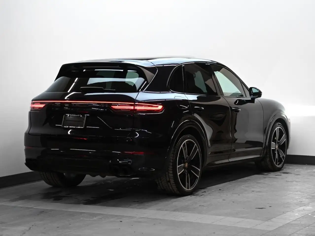 Porsche Cayenne снимка Porsche Cayenne