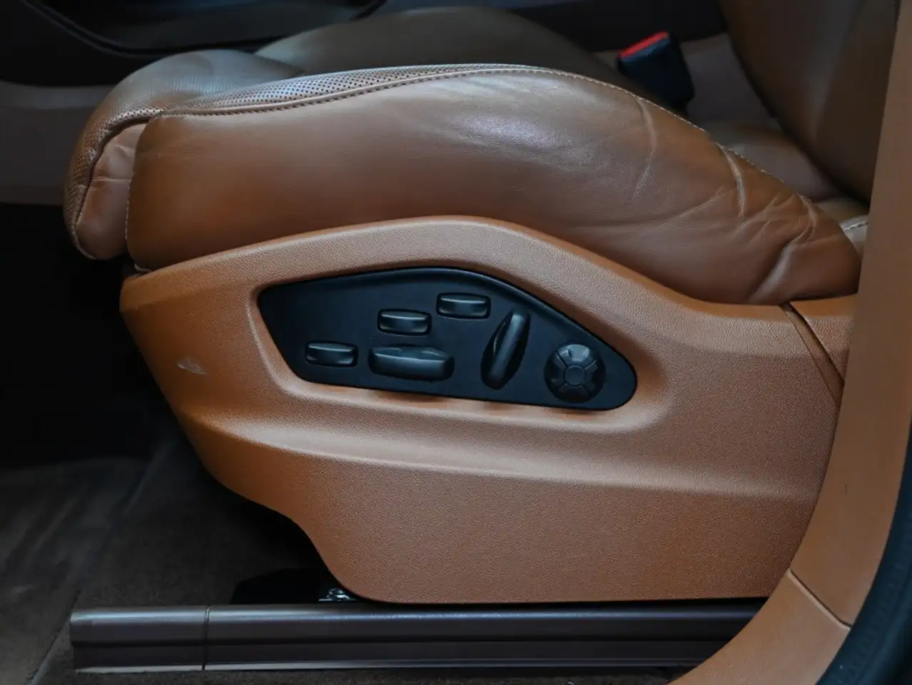 Porsche Cayenne снимка Porsche Cayenne