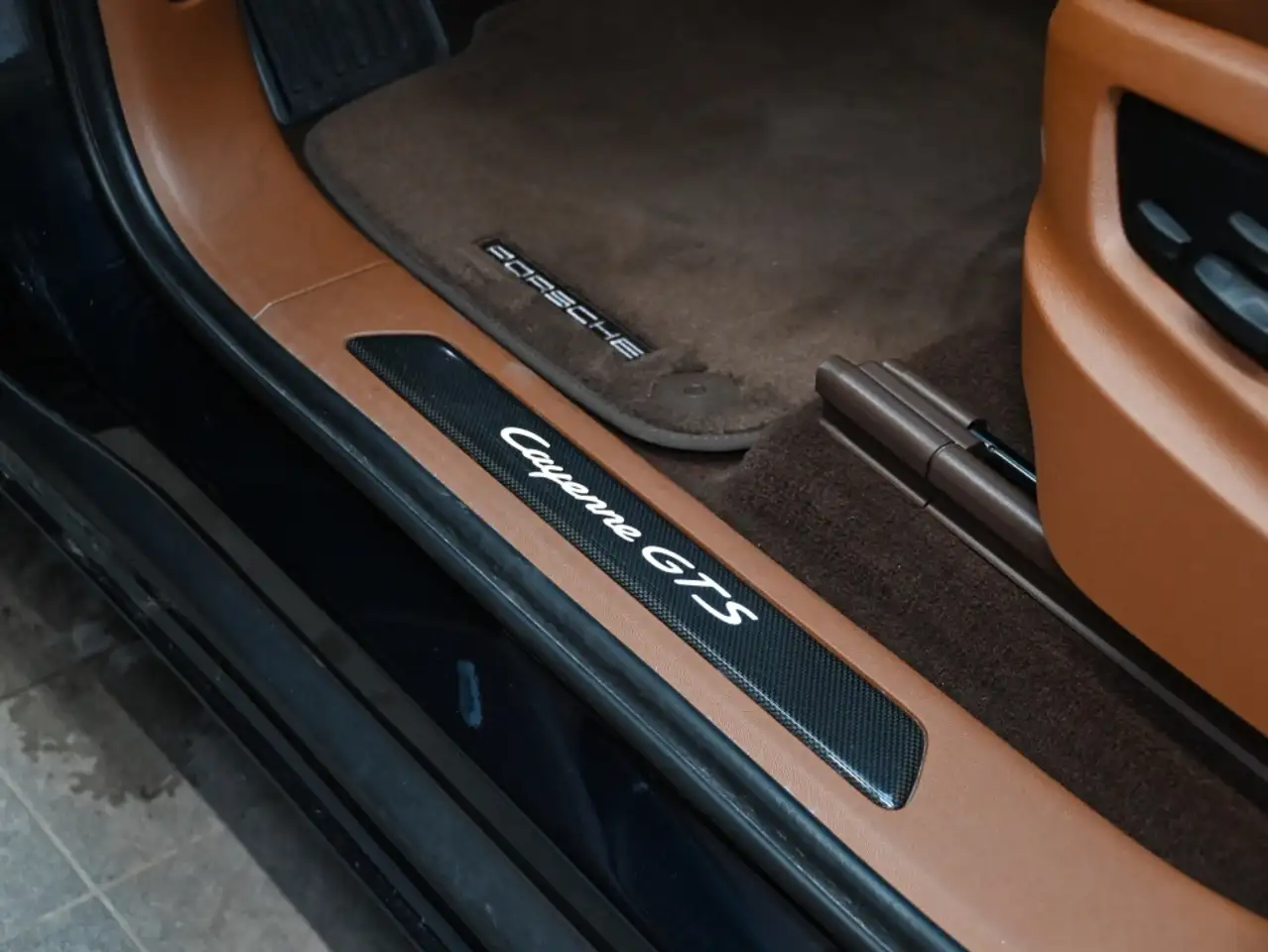 Porsche Cayenne снимка Porsche Cayenne