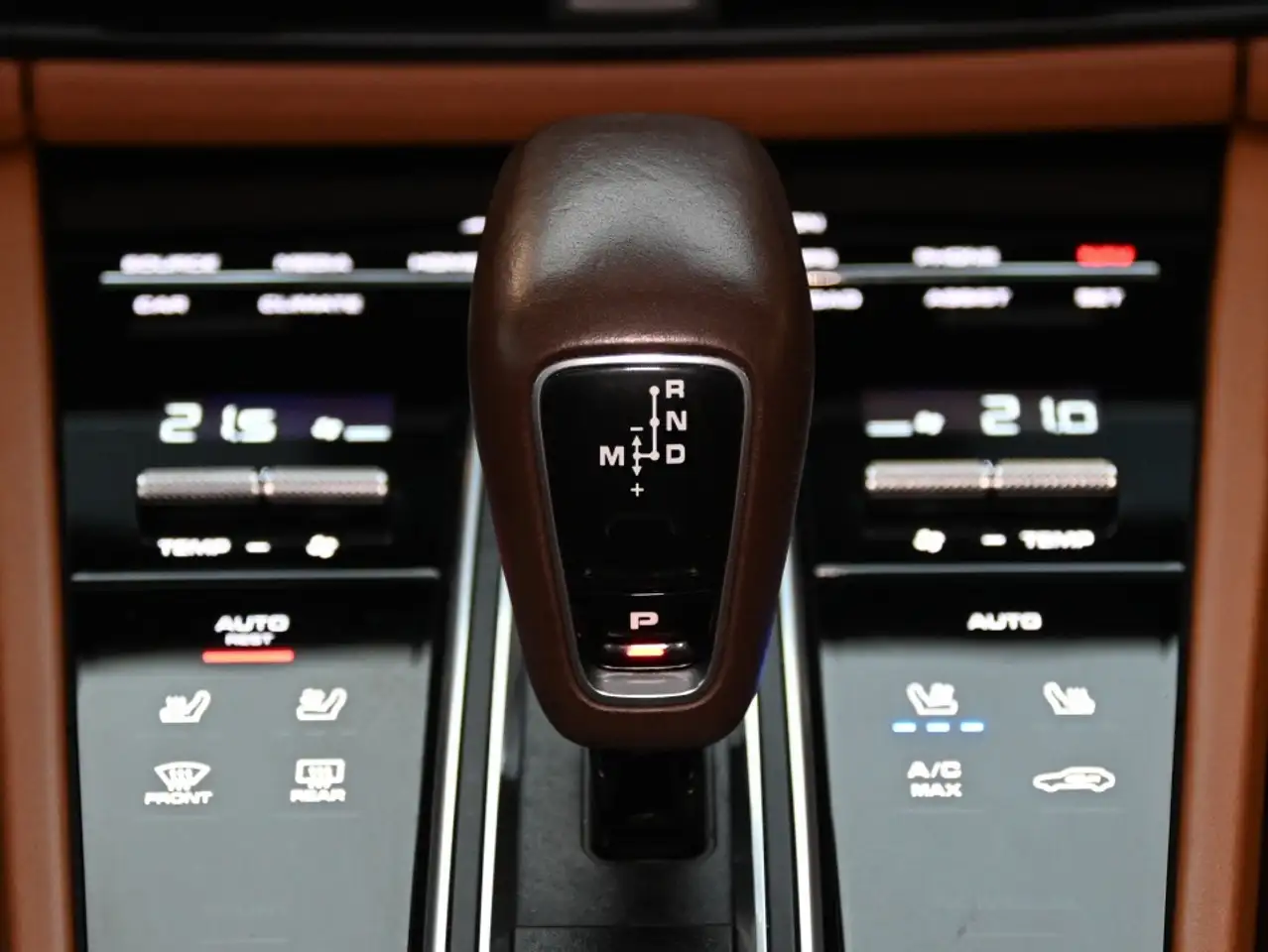 Porsche Cayenne снимка Porsche Cayenne