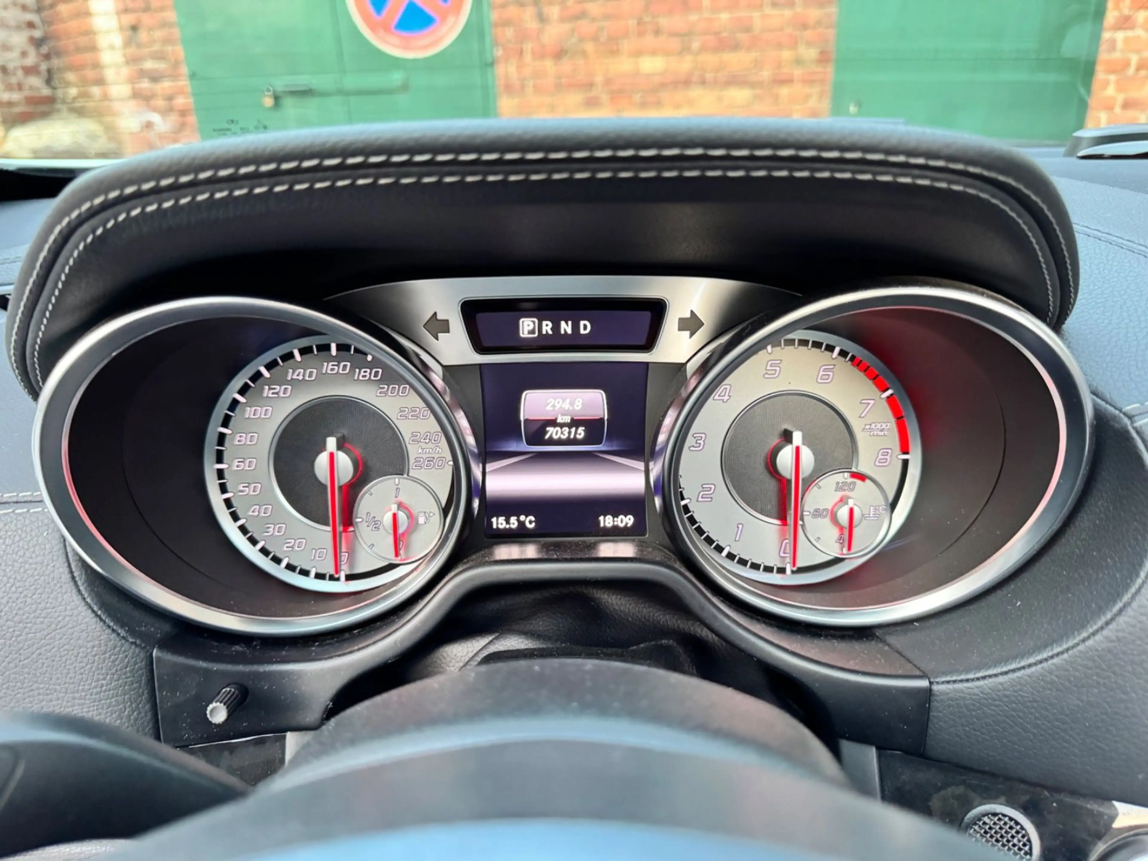 Mercedes-Benz SL 350 — photo 15