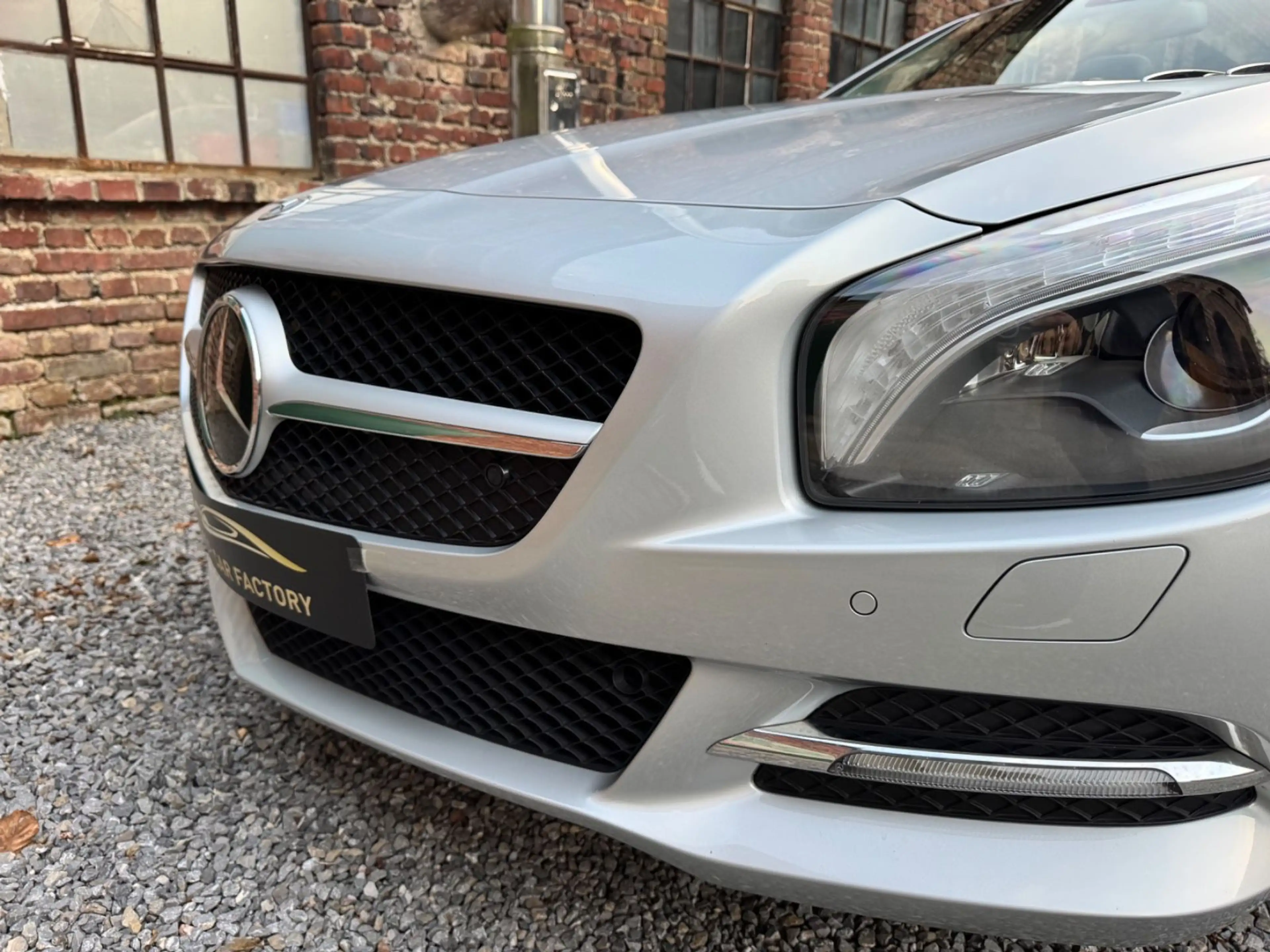 Mercedes-Benz SL 350 — photo 10