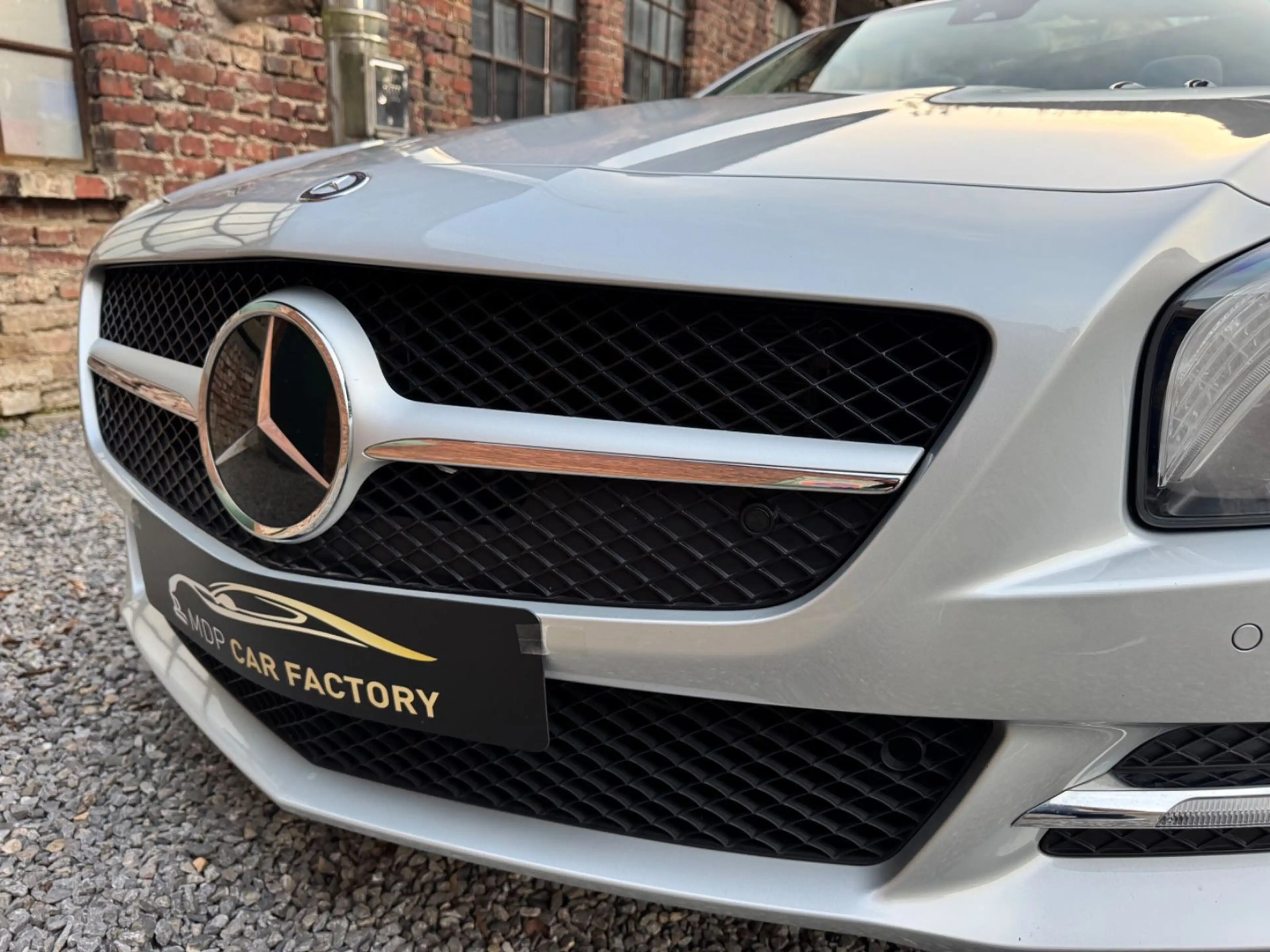 Mercedes-Benz SL 350 — photo 11