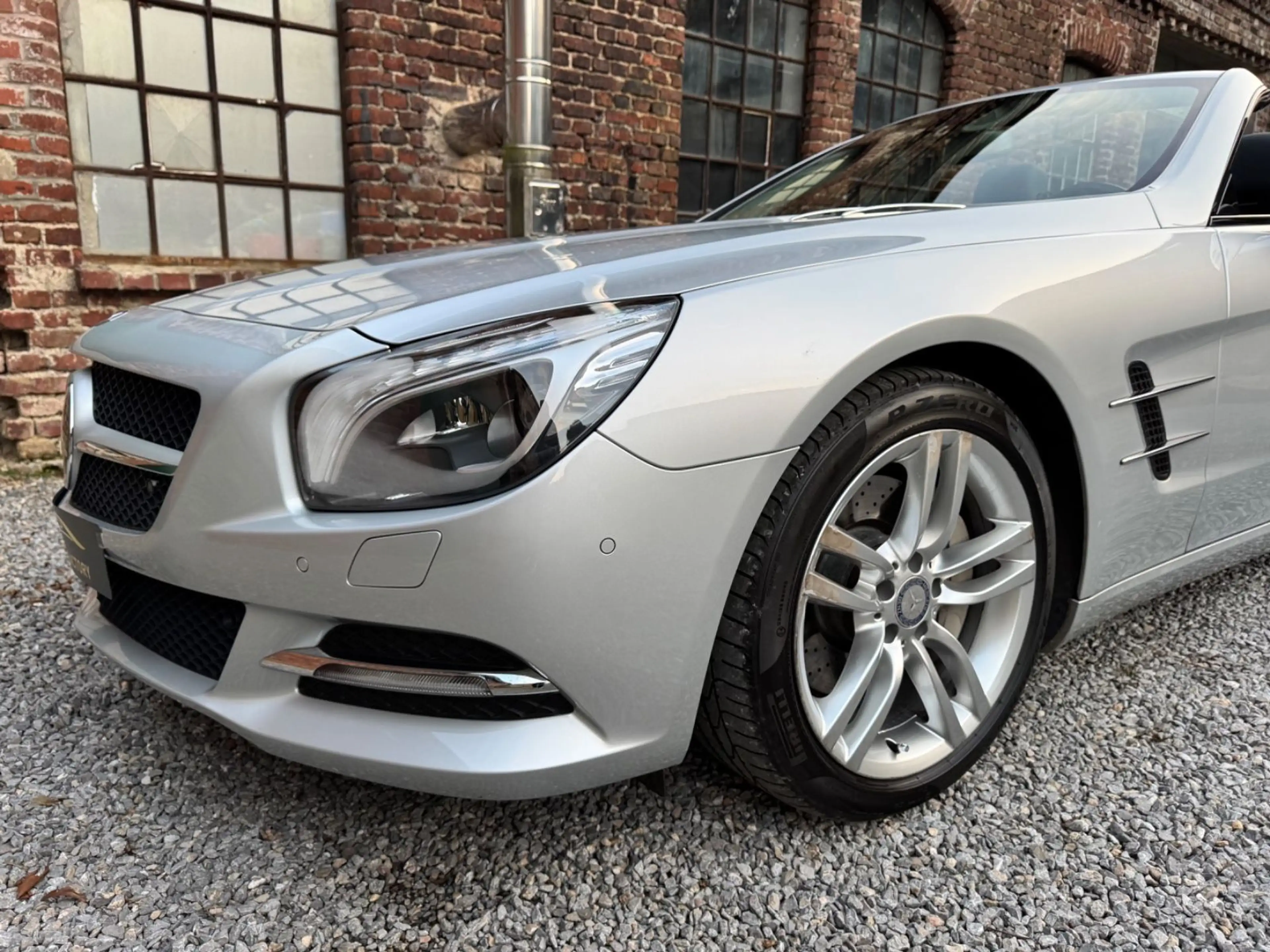 Mercedes-Benz SL 350 — photo 9