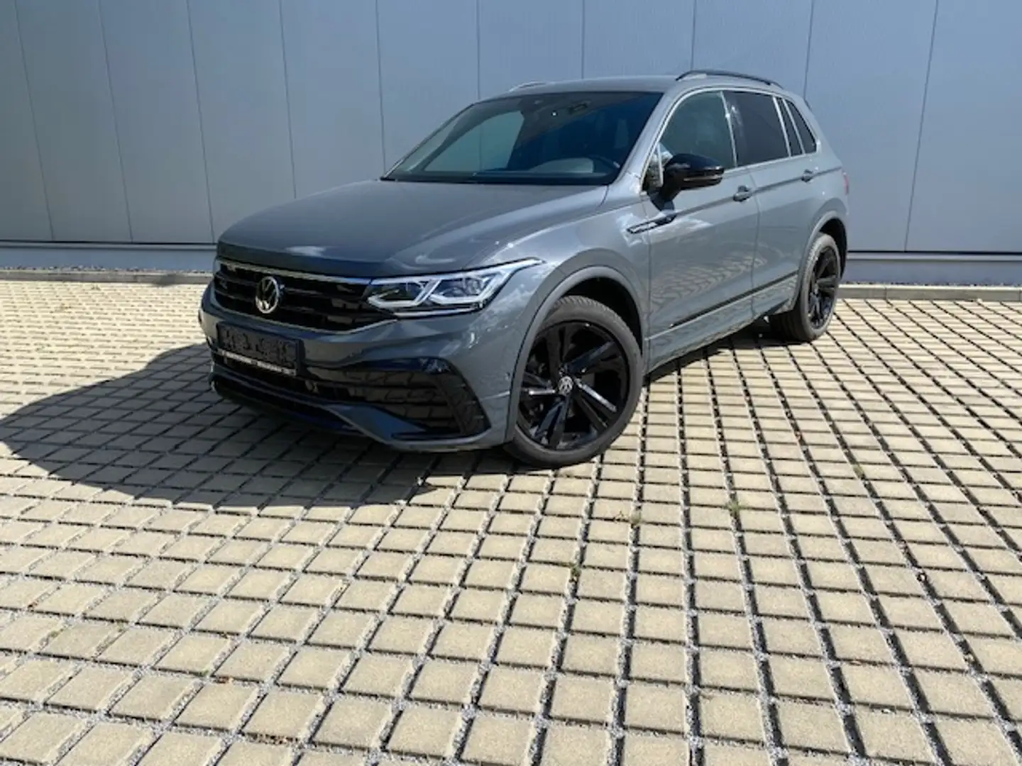 Volkswagen Tiguan 2.0 TDI 200 PS 4M DSG R-Line BLACK-STYLE/STAND-HZ Gris - 2