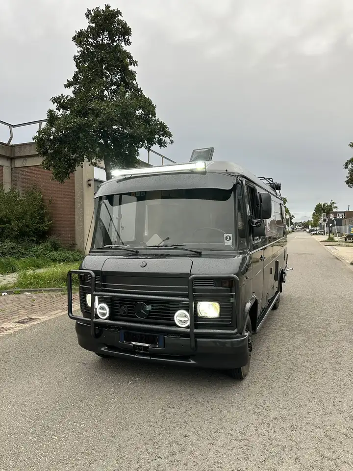 Mercedes-Benz T2